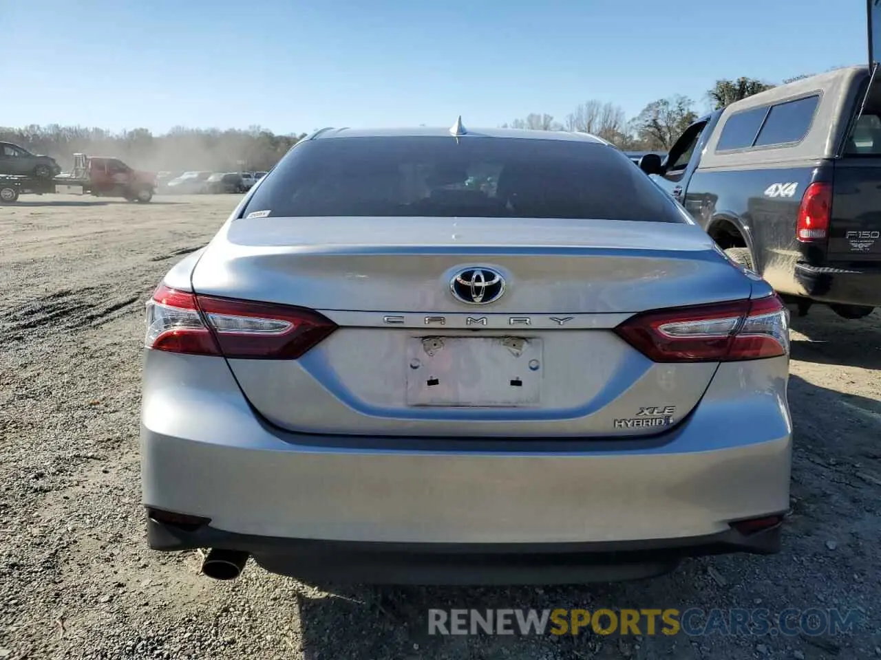 6 Photograph of a damaged car 4T1F31AK3LU540183 TOYOTA CAMRY 2020