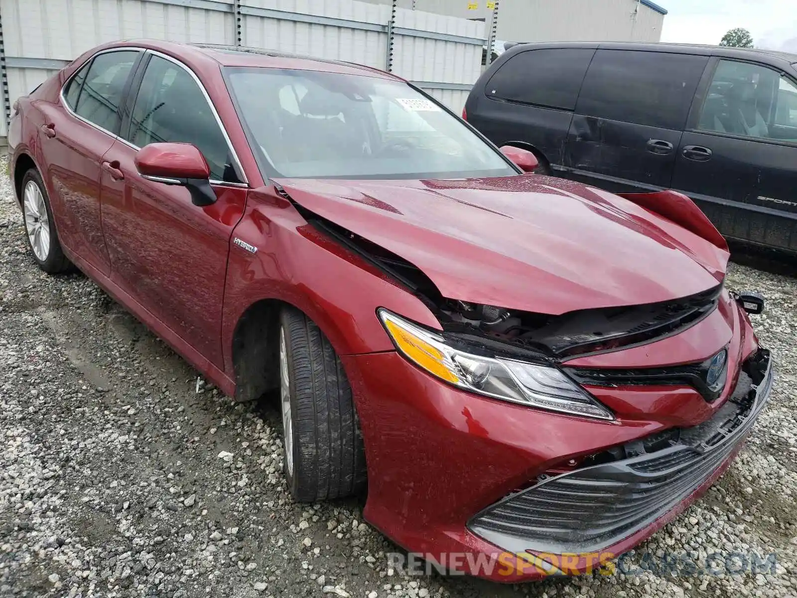 1 Photograph of a damaged car 4T1F31AK4LU010580 TOYOTA CAMRY 2020