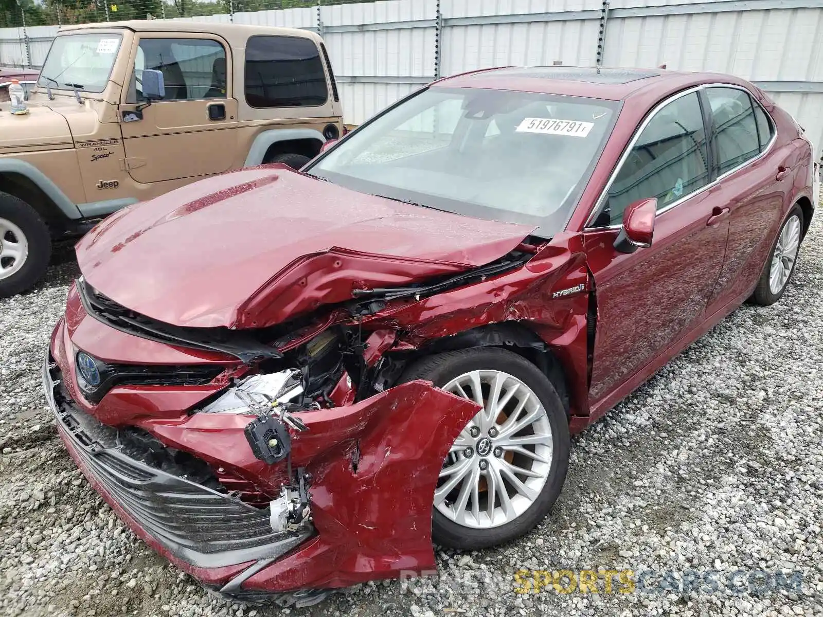 2 Photograph of a damaged car 4T1F31AK4LU010580 TOYOTA CAMRY 2020