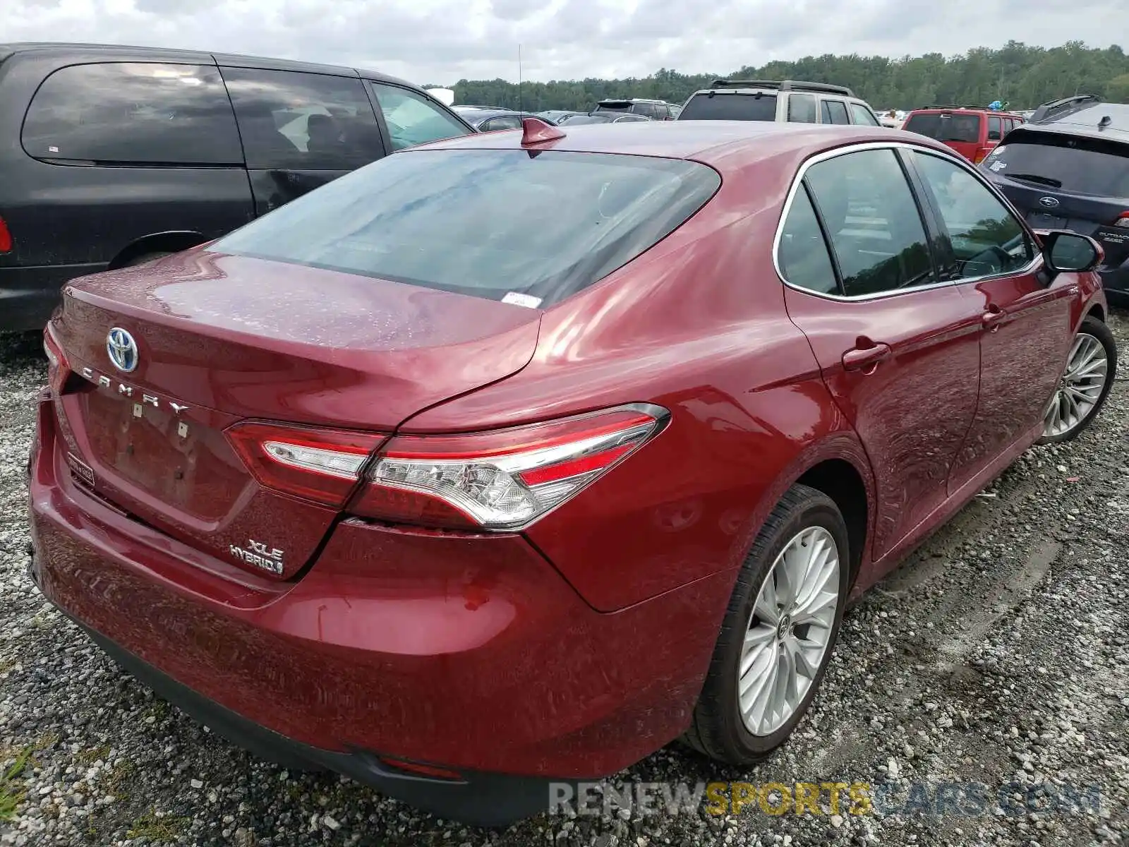 4 Photograph of a damaged car 4T1F31AK4LU010580 TOYOTA CAMRY 2020