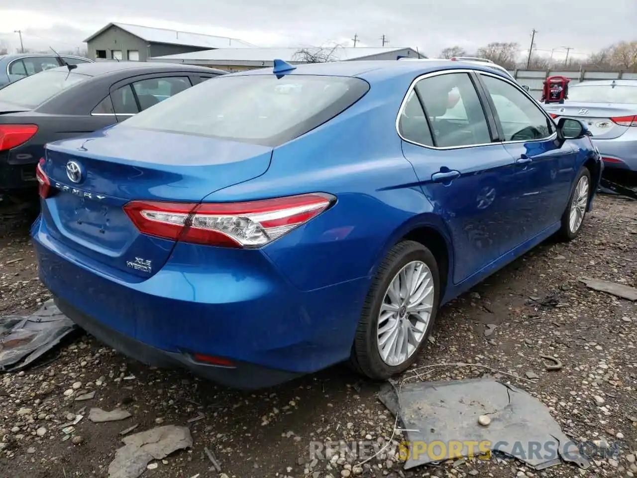 4 Photograph of a damaged car 4T1F31AK4LU015505 TOYOTA CAMRY 2020