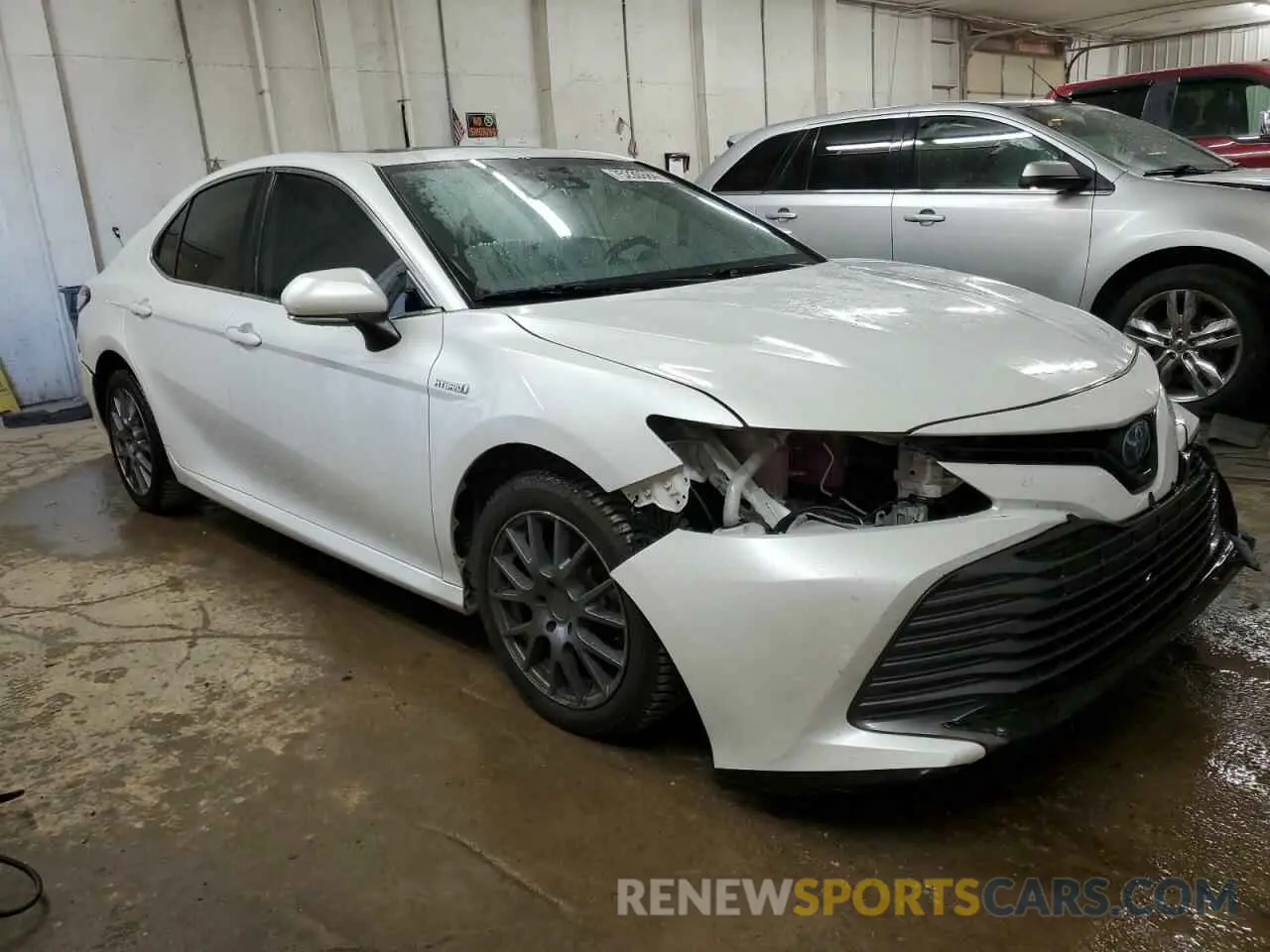 4 Photograph of a damaged car 4T1F31AK4LU519973 TOYOTA CAMRY 2020