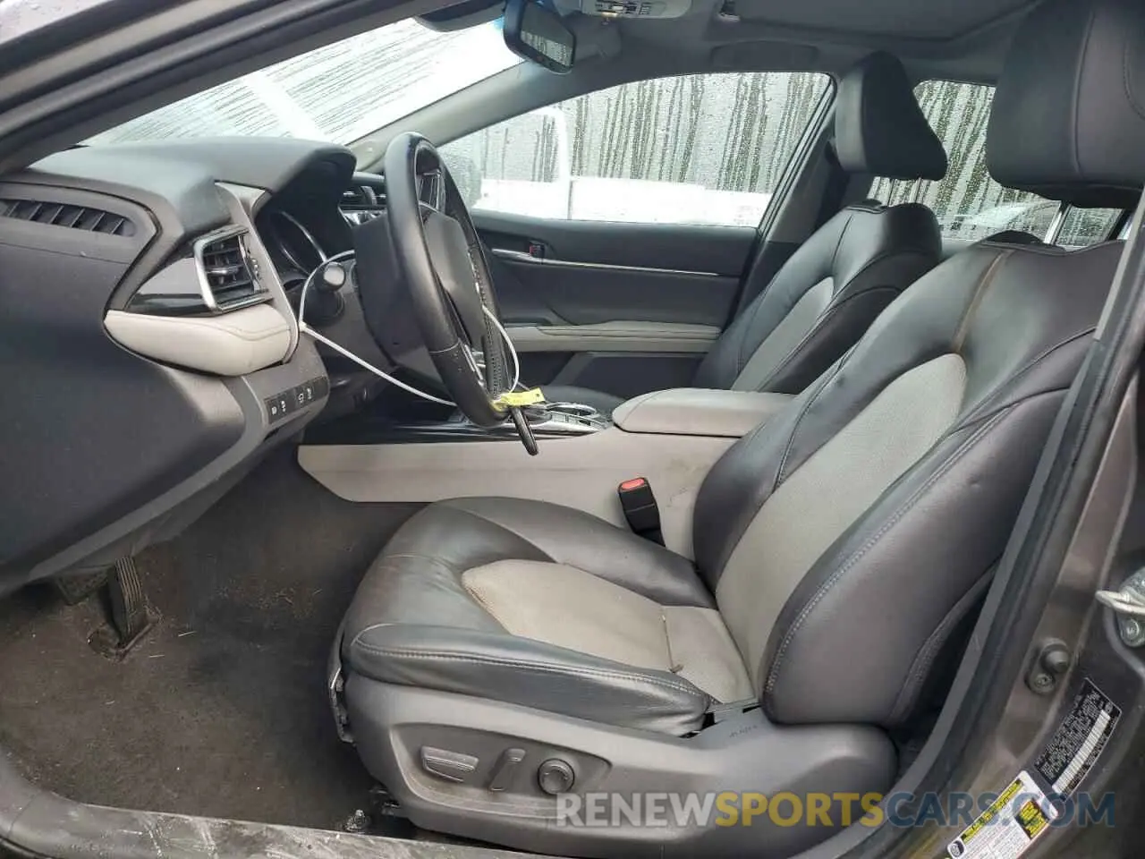 7 Photograph of a damaged car 4T1F31AK4LU521464 TOYOTA CAMRY 2020