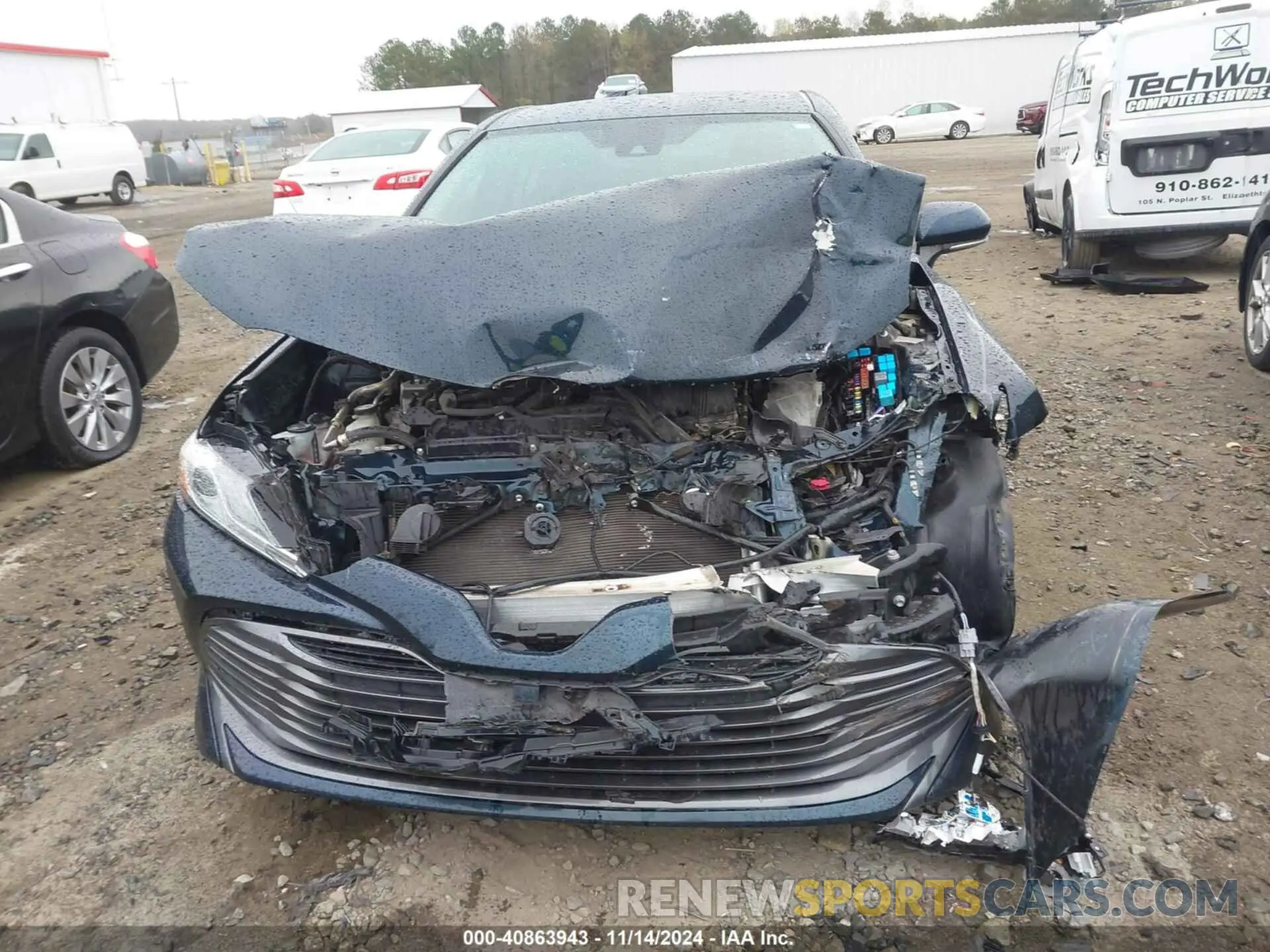 11 Photograph of a damaged car 4T1F31AK4LU530956 TOYOTA CAMRY 2020