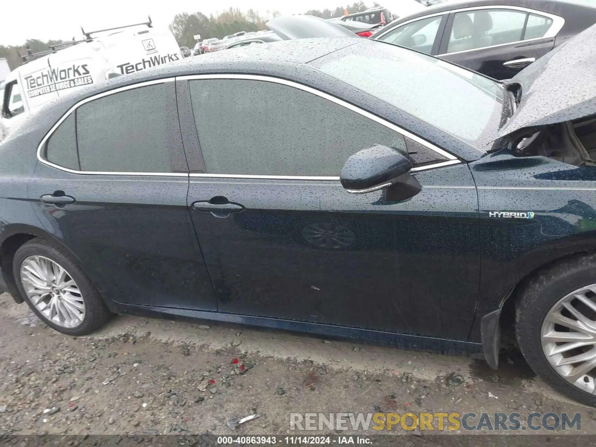 12 Photograph of a damaged car 4T1F31AK4LU530956 TOYOTA CAMRY 2020