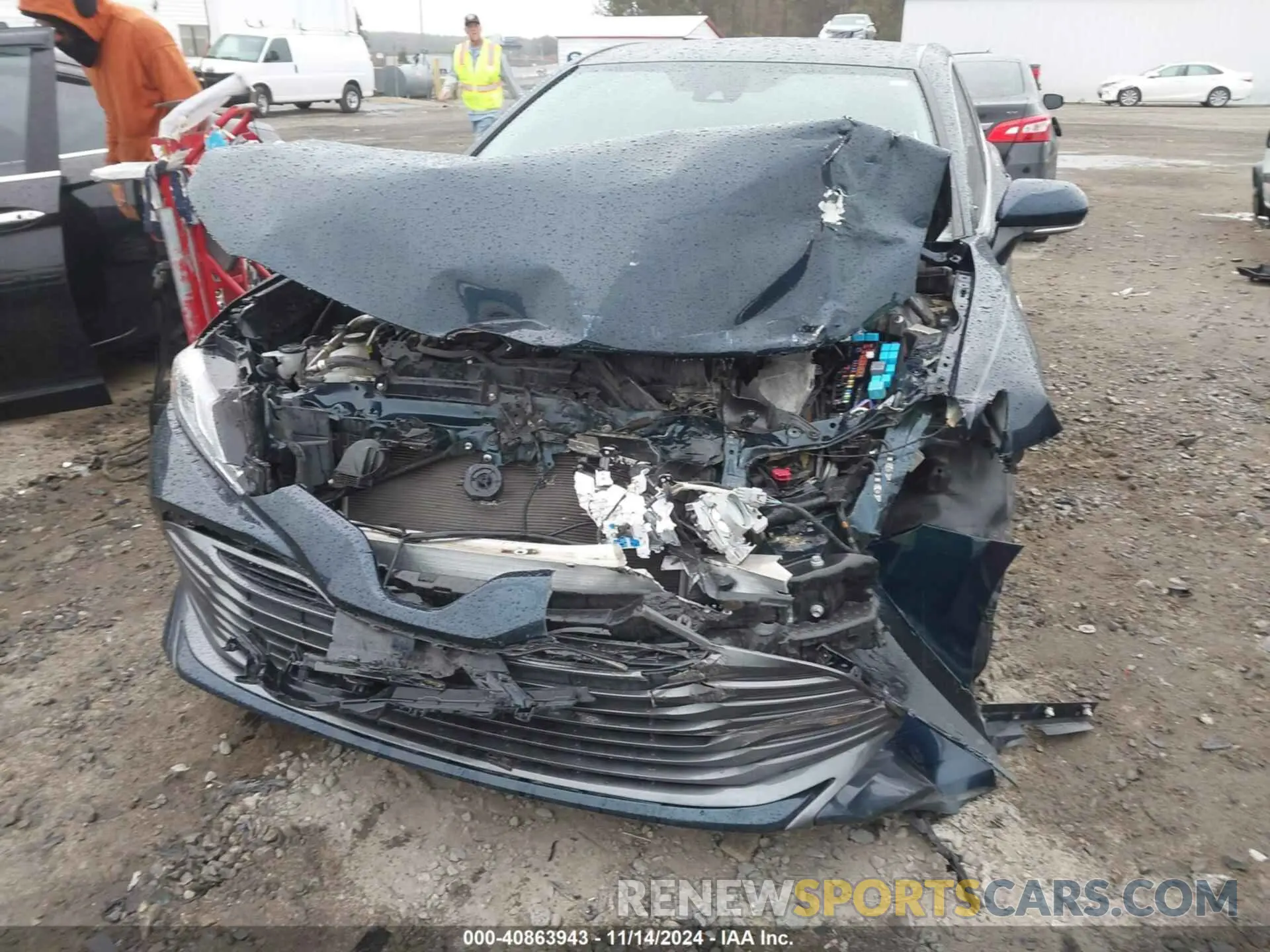 6 Photograph of a damaged car 4T1F31AK4LU530956 TOYOTA CAMRY 2020