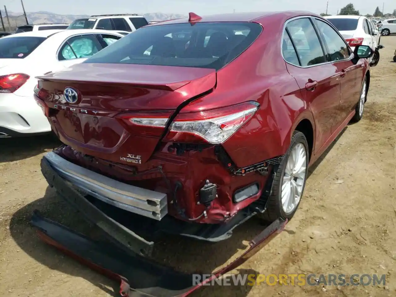 4 Photograph of a damaged car 4T1F31AK4LU534876 TOYOTA CAMRY 2020