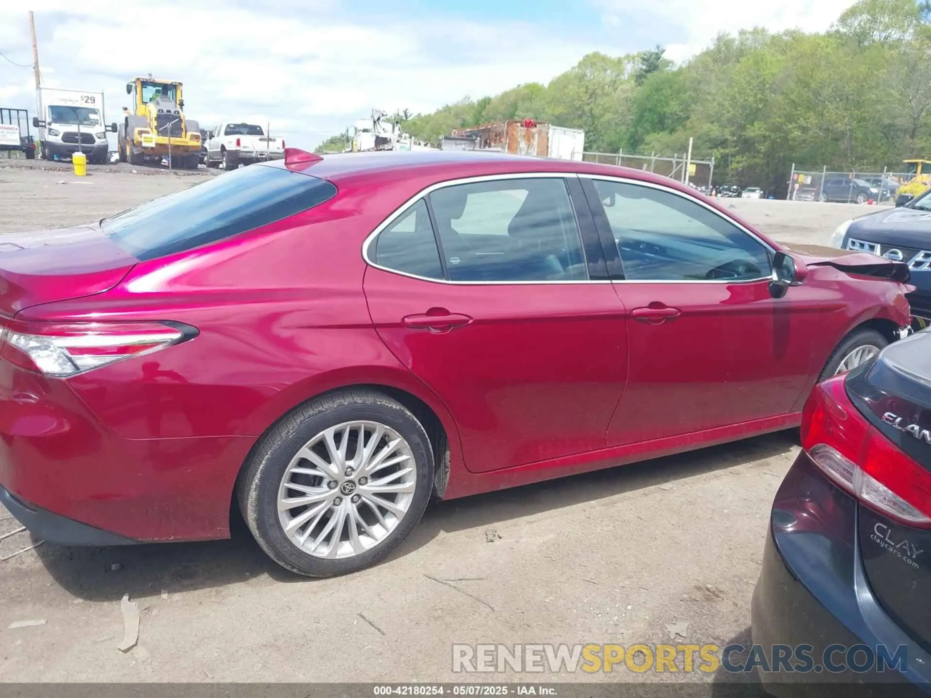 13 Photograph of a damaged car 4T1F31AK4LU536417 TOYOTA CAMRY 2020
