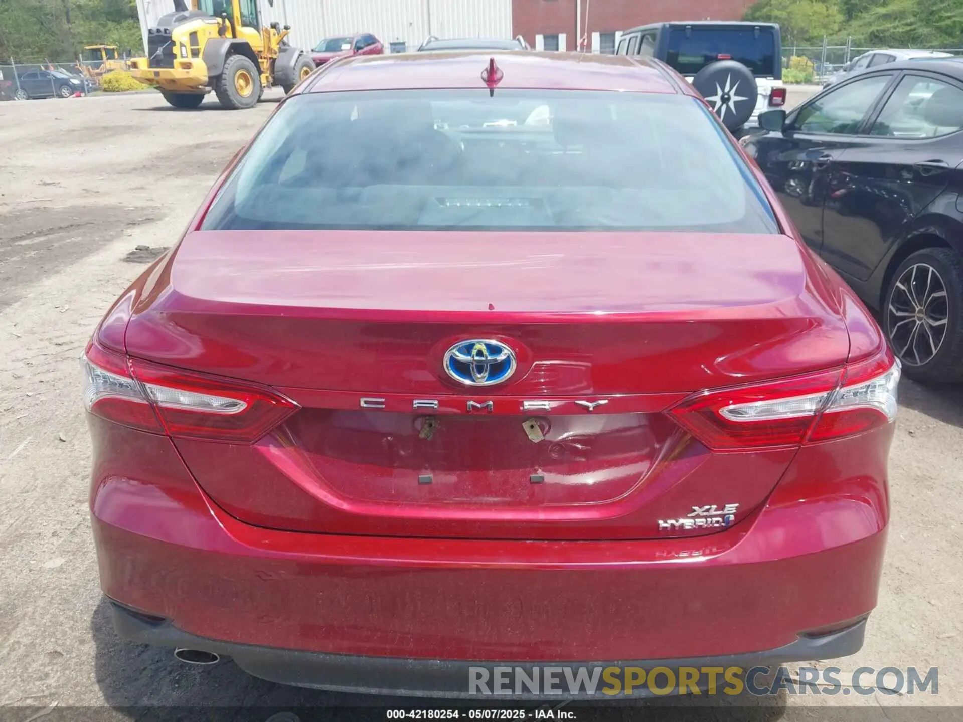 16 Photograph of a damaged car 4T1F31AK4LU536417 TOYOTA CAMRY 2020