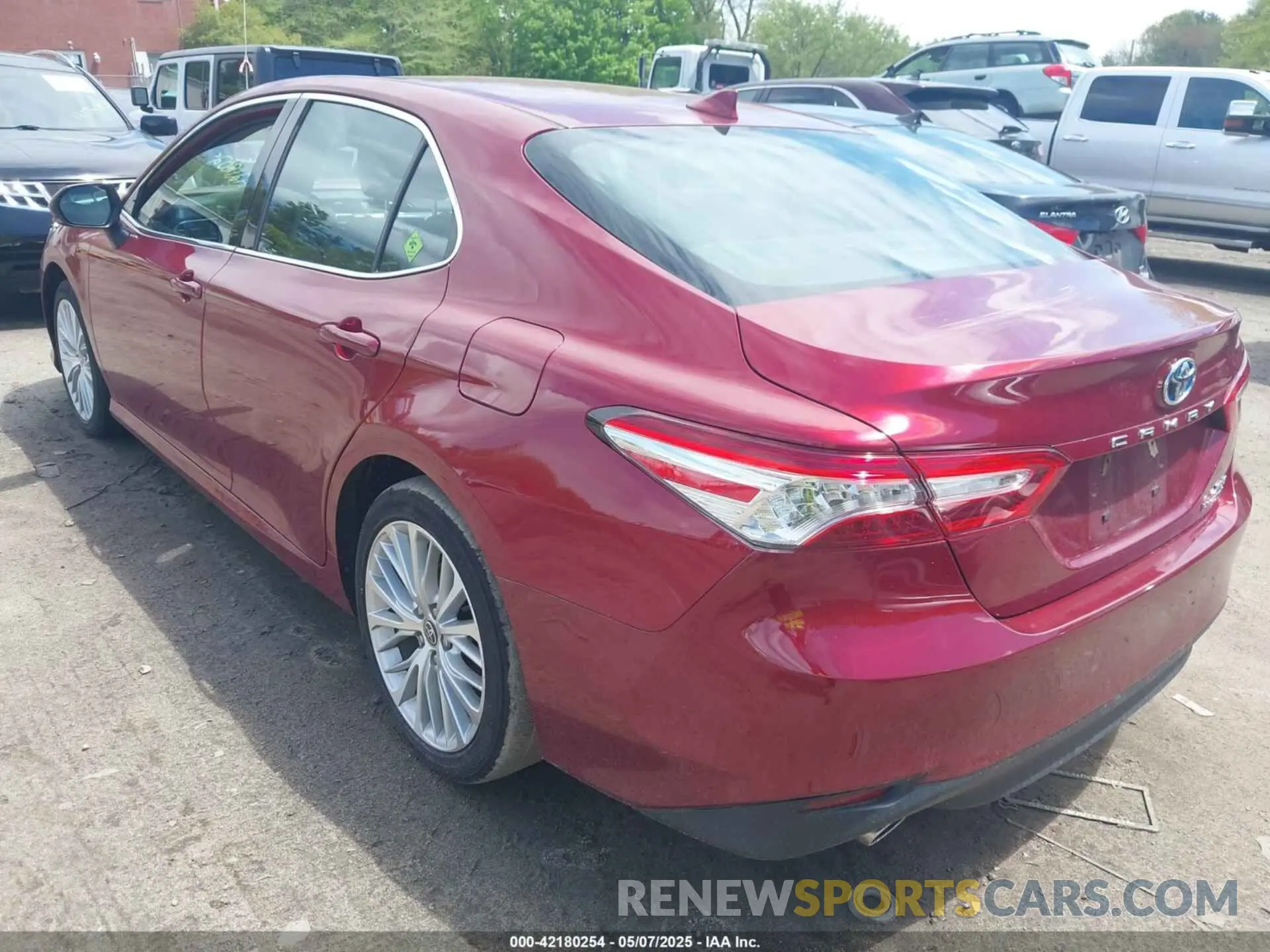 3 Photograph of a damaged car 4T1F31AK4LU536417 TOYOTA CAMRY 2020