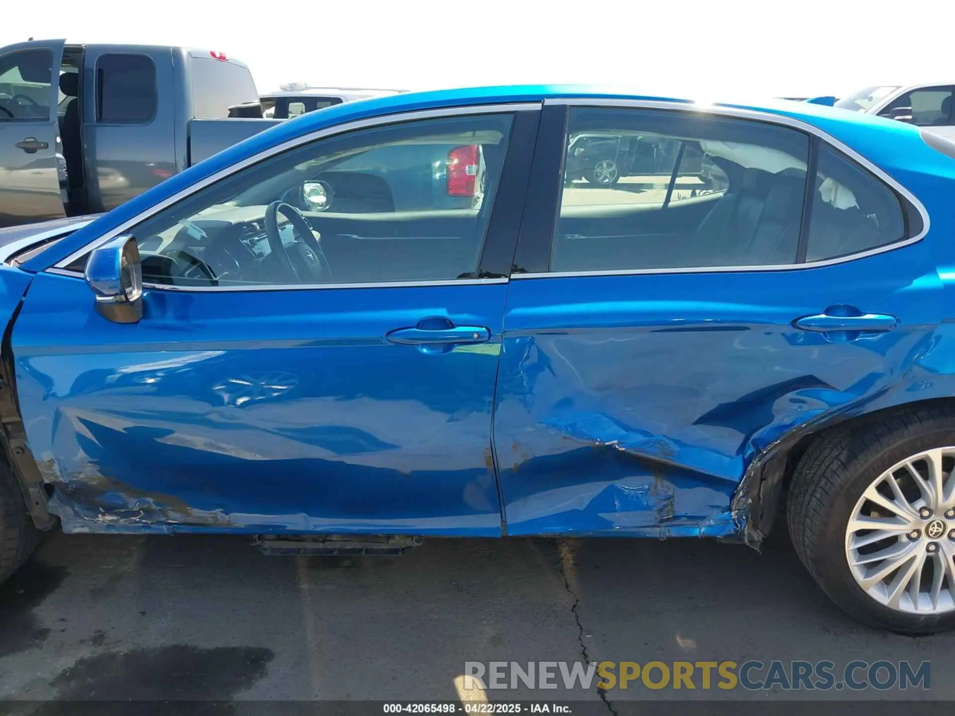 15 Photograph of a damaged car 4T1F31AK5LU016601 TOYOTA CAMRY 2020