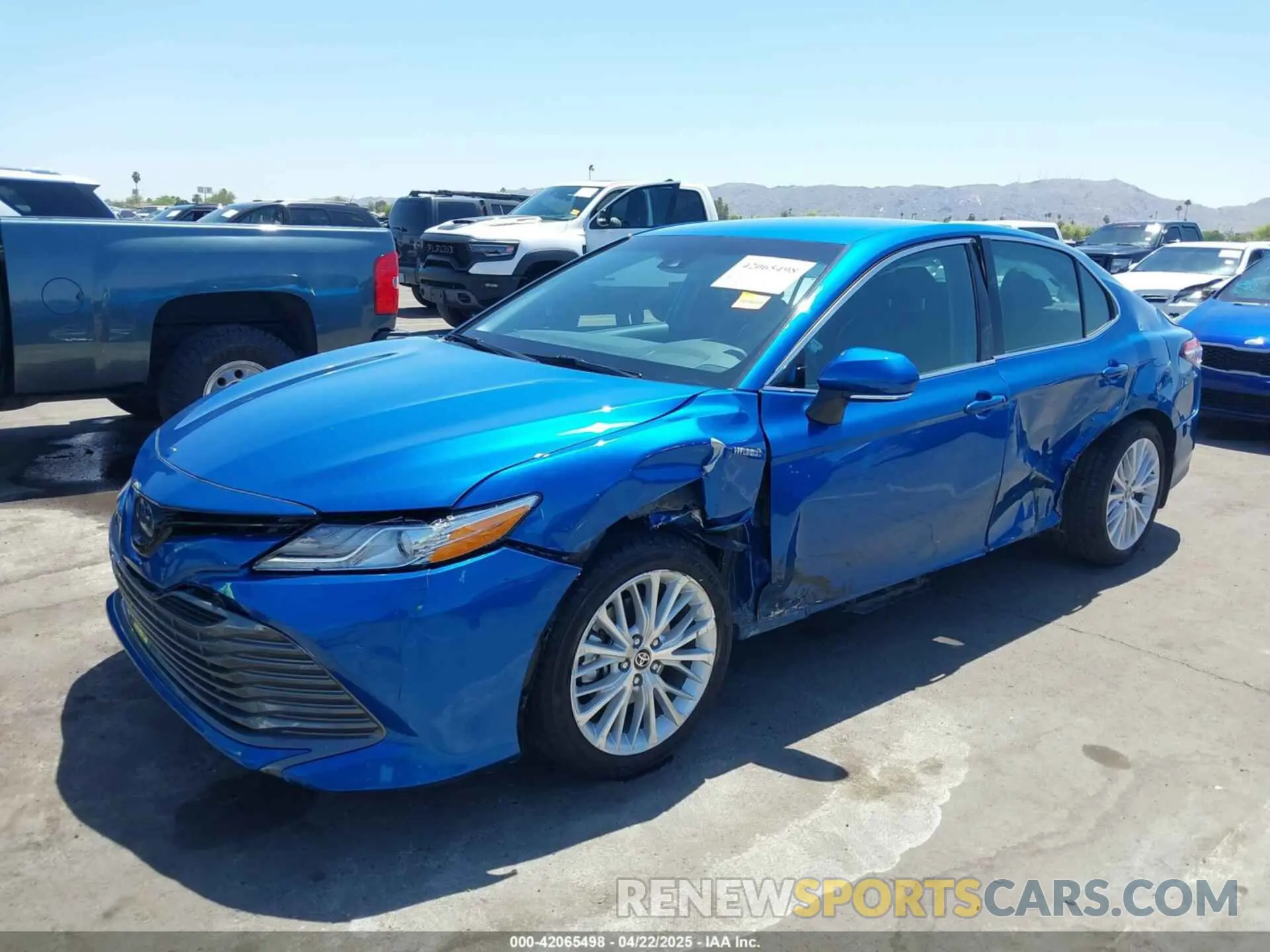 2 Photograph of a damaged car 4T1F31AK5LU016601 TOYOTA CAMRY 2020
