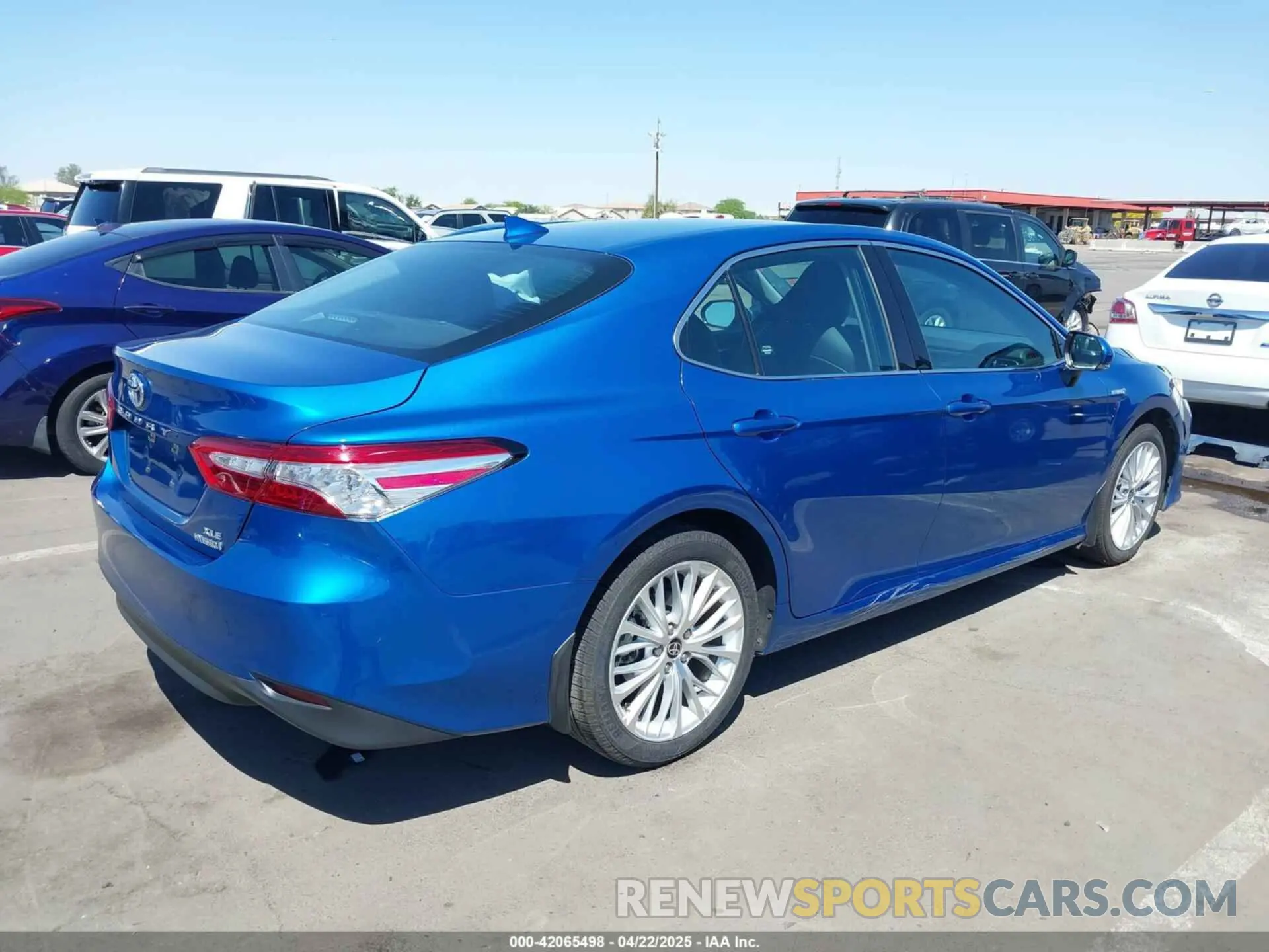 4 Photograph of a damaged car 4T1F31AK5LU016601 TOYOTA CAMRY 2020