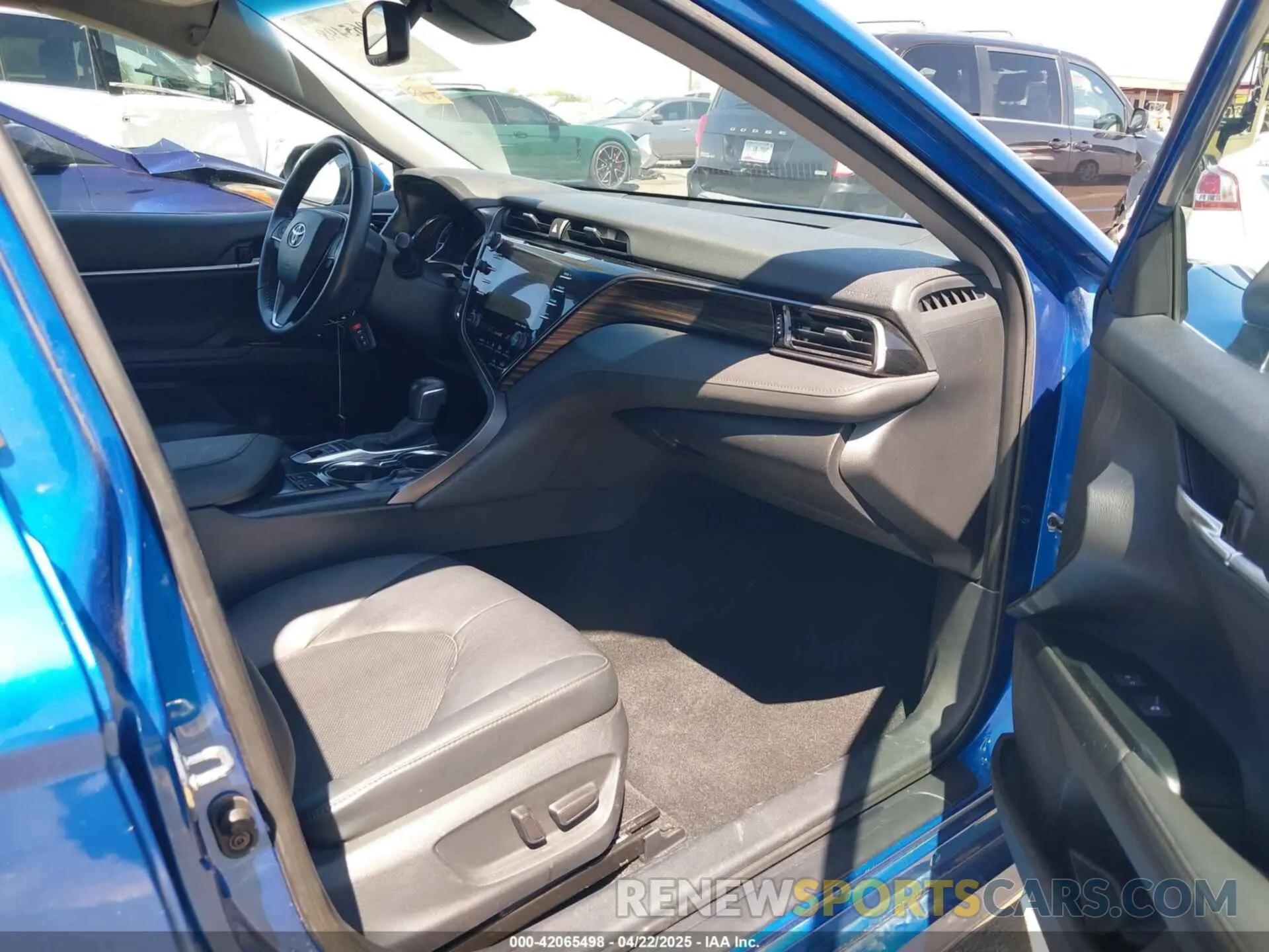 5 Photograph of a damaged car 4T1F31AK5LU016601 TOYOTA CAMRY 2020