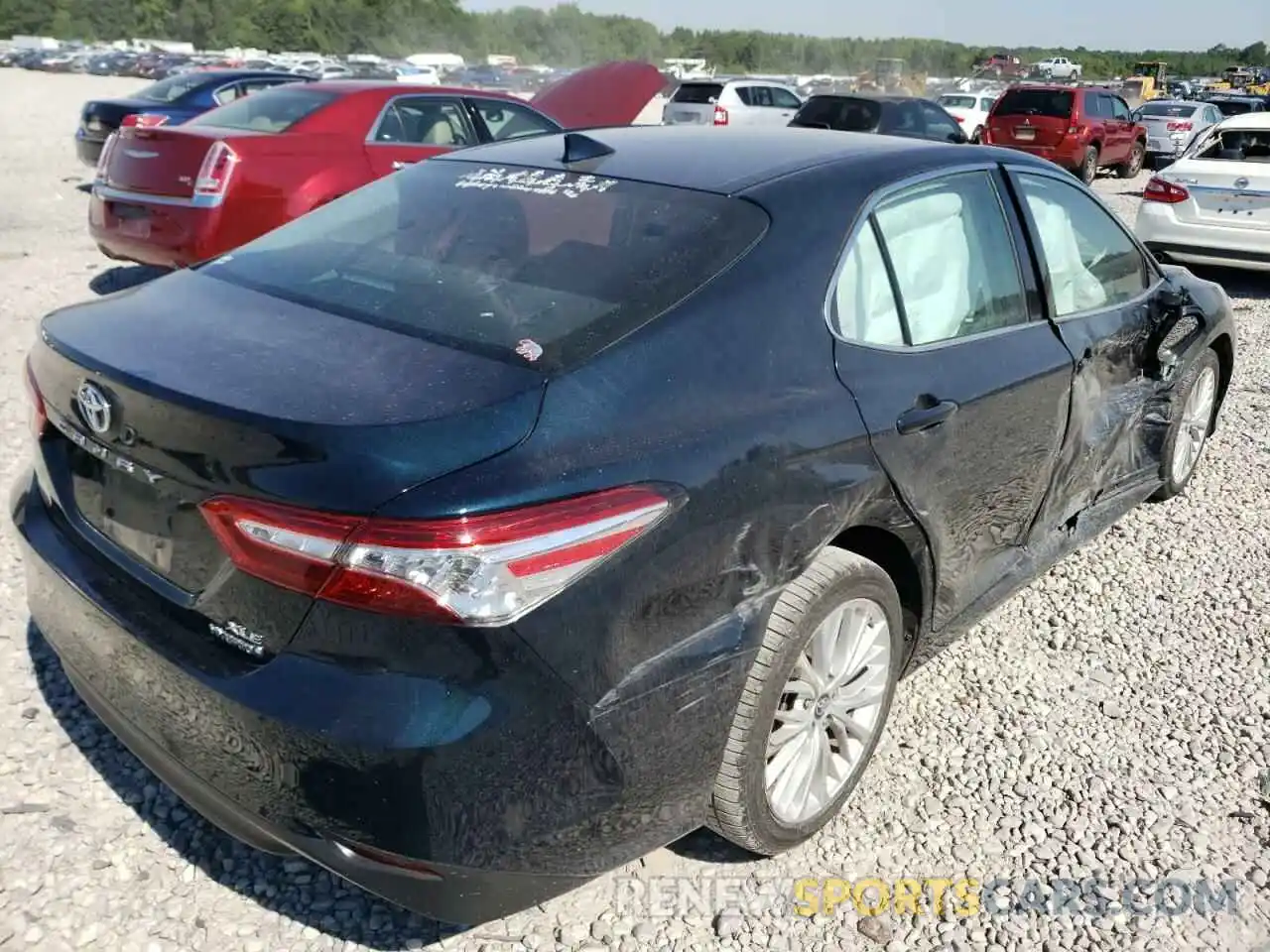 4 Photograph of a damaged car 4T1F31AK5LU518010 TOYOTA CAMRY 2020