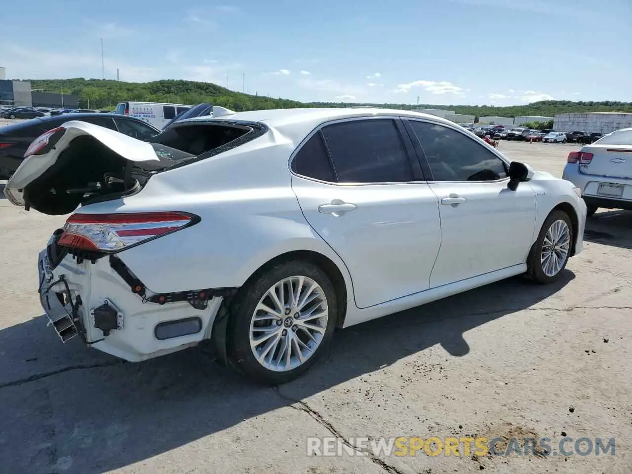 3 Photograph of a damaged car 4T1F31AK5LU524535 TOYOTA CAMRY 2020