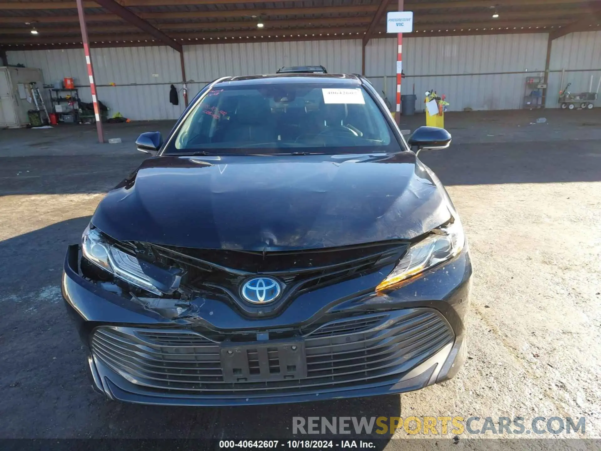 13 Photograph of a damaged car 4T1F31AK5LU525118 TOYOTA CAMRY 2020