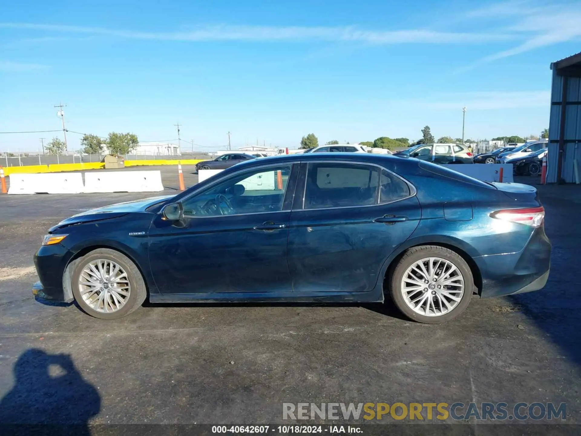 15 Photograph of a damaged car 4T1F31AK5LU525118 TOYOTA CAMRY 2020
