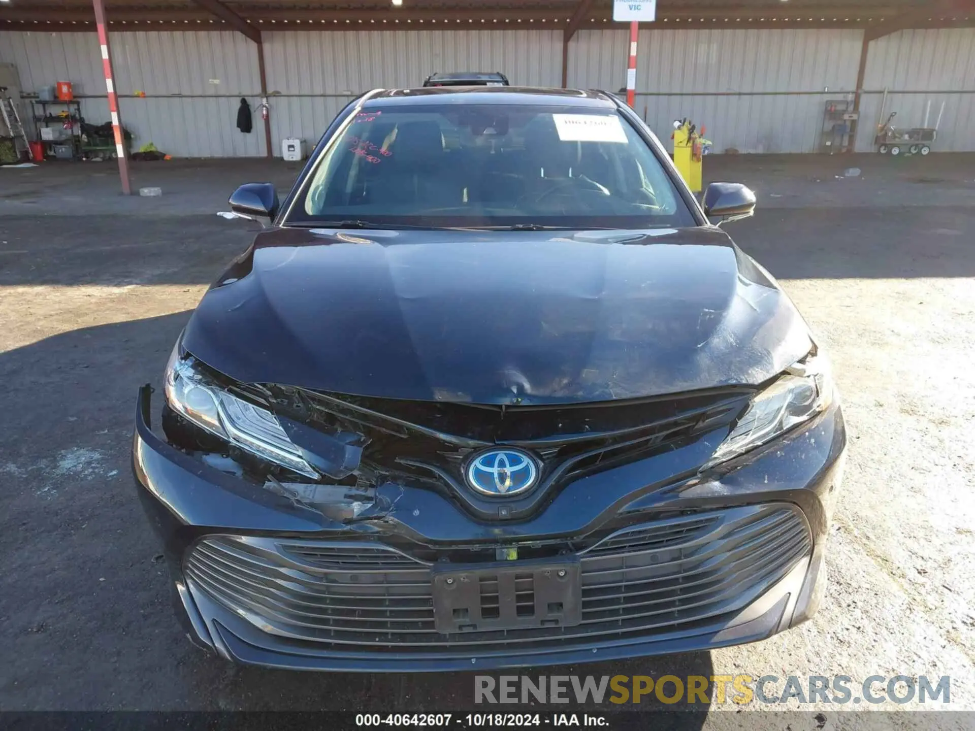 6 Photograph of a damaged car 4T1F31AK5LU525118 TOYOTA CAMRY 2020