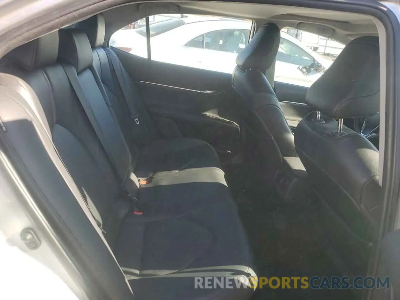 10 Photograph of a damaged car 4T1F31AK5LU537236 TOYOTA CAMRY 2020