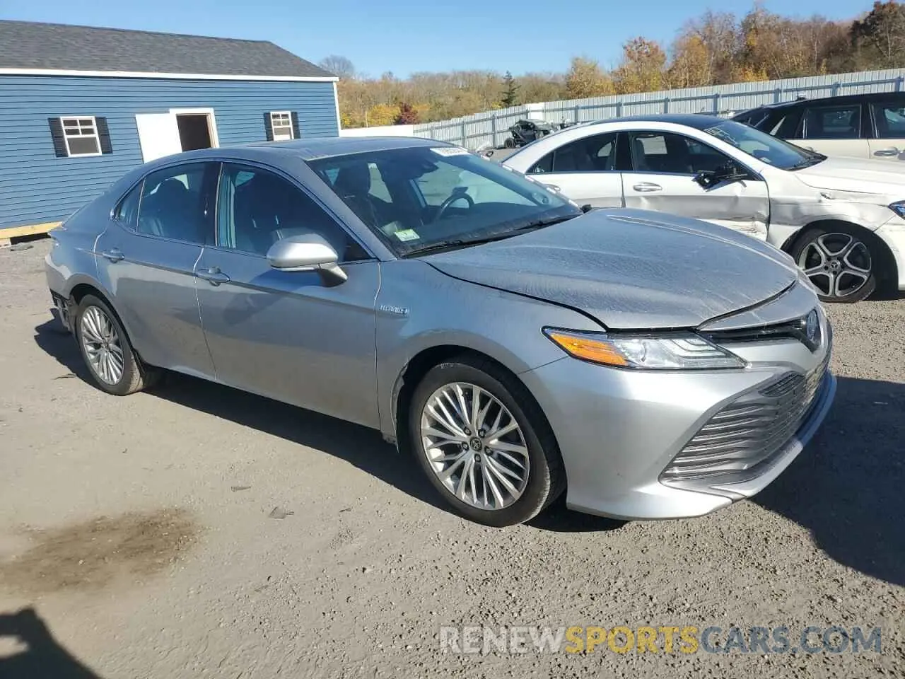 4 Photograph of a damaged car 4T1F31AK5LU537236 TOYOTA CAMRY 2020