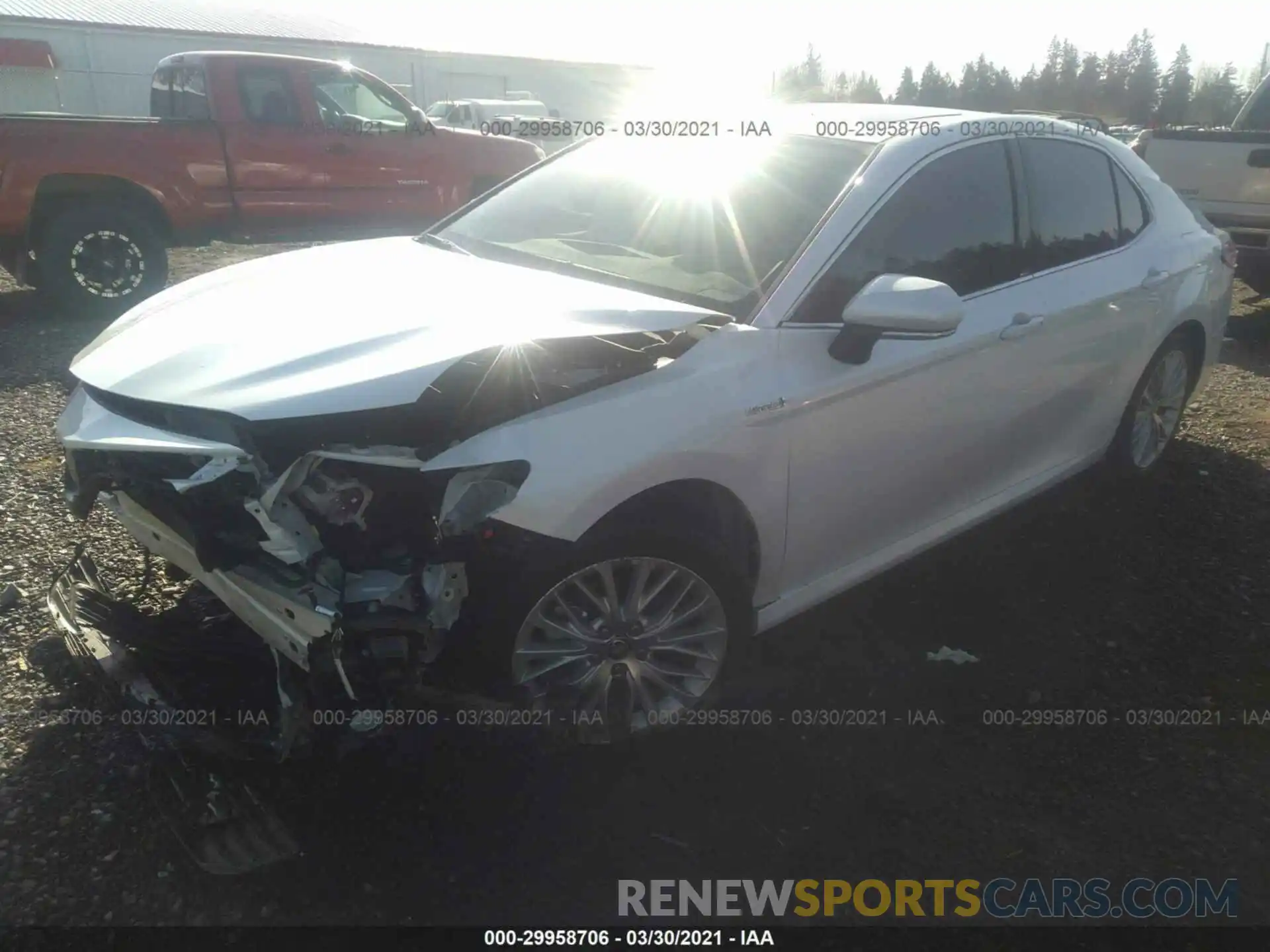 2 Photograph of a damaged car 4T1F31AK6LU016204 TOYOTA CAMRY 2020