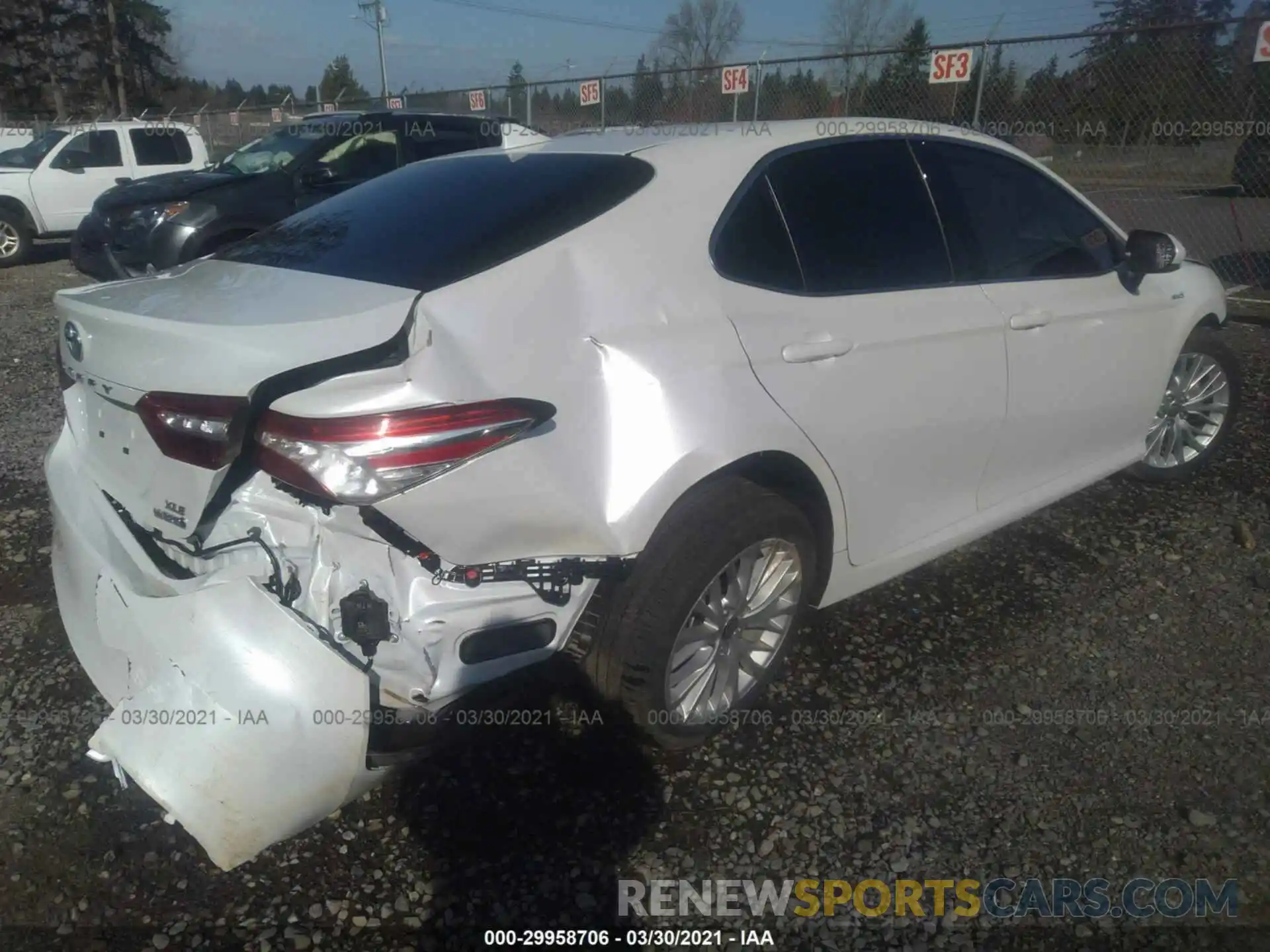 4 Photograph of a damaged car 4T1F31AK6LU016204 TOYOTA CAMRY 2020