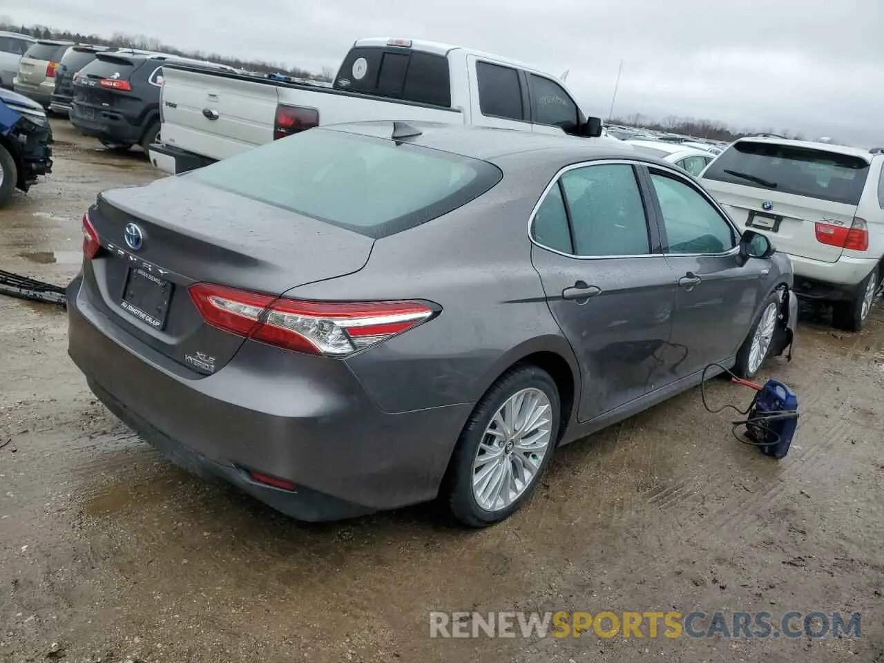 3 Photograph of a damaged car 4T1F31AK6LU518758 TOYOTA CAMRY 2020