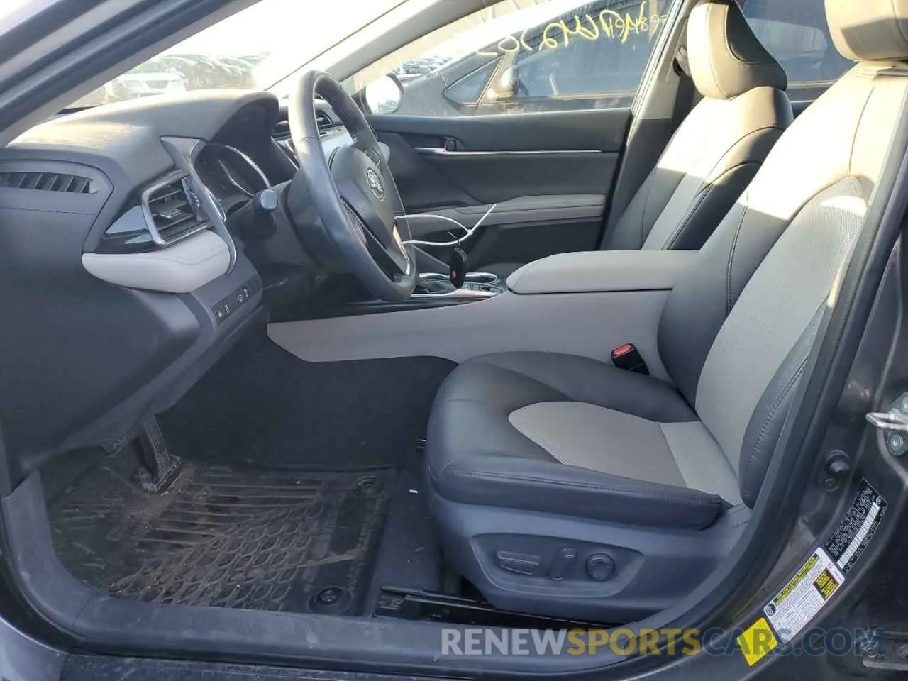 7 Photograph of a damaged car 4T1F31AK6LU518758 TOYOTA CAMRY 2020