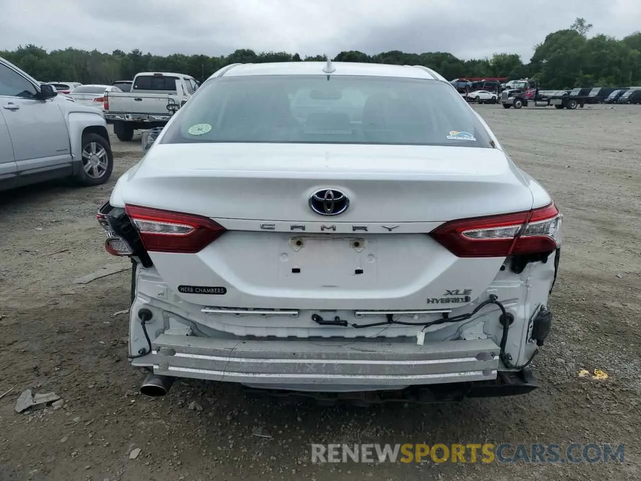 6 Photograph of a damaged car 4T1F31AK6LU519151 TOYOTA CAMRY 2020
