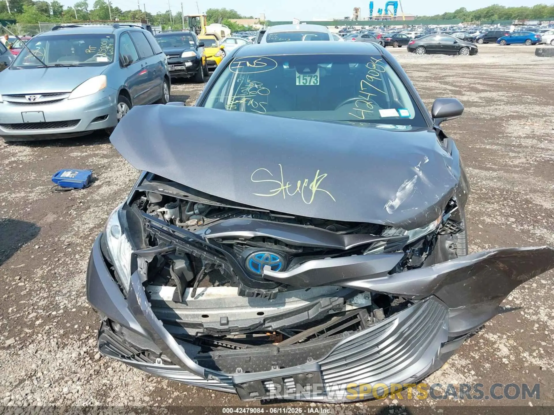 12 Photograph of a damaged car 4T1F31AK6LU526262 TOYOTA CAMRY 2020