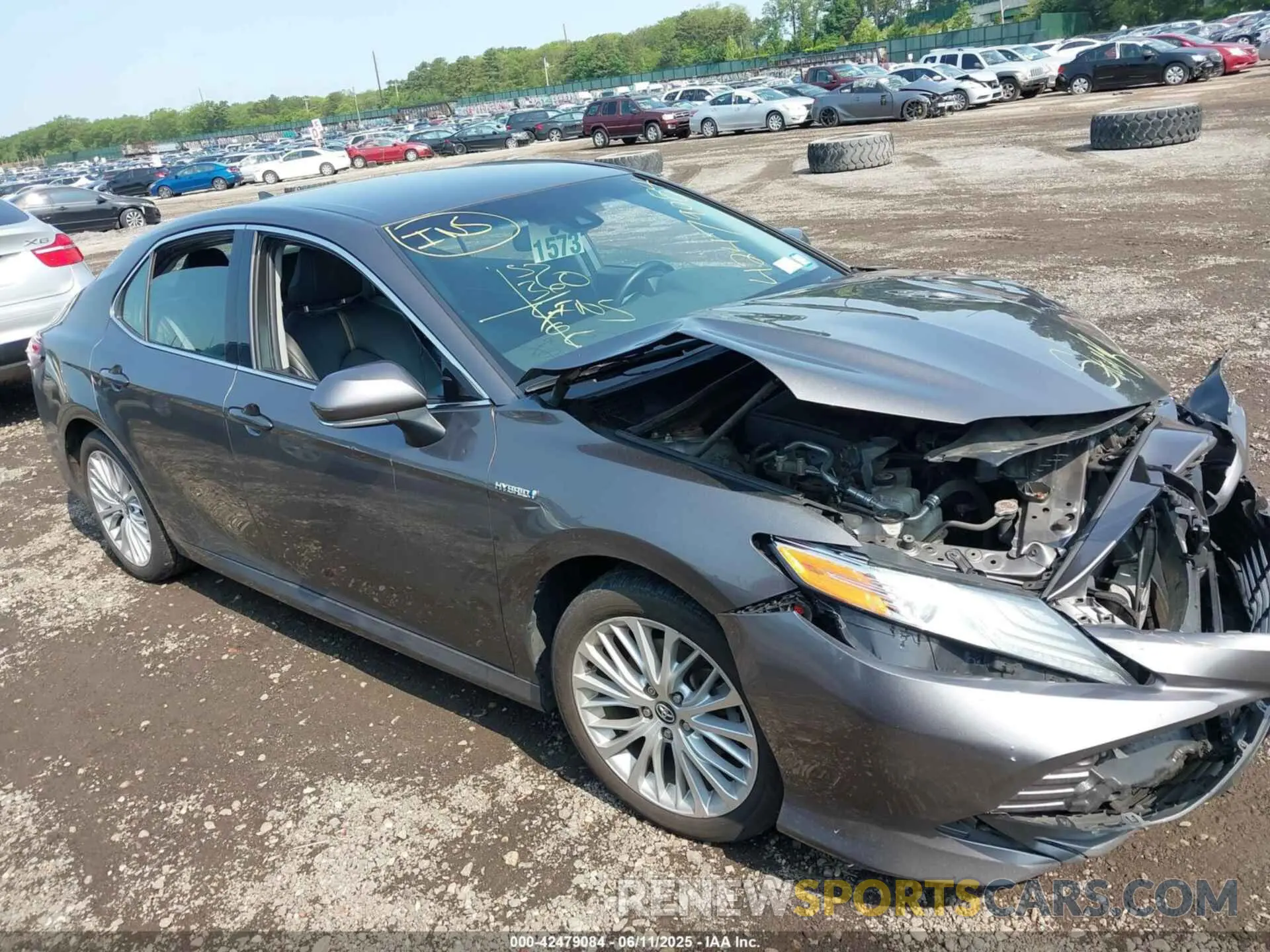13 Photograph of a damaged car 4T1F31AK6LU526262 TOYOTA CAMRY 2020