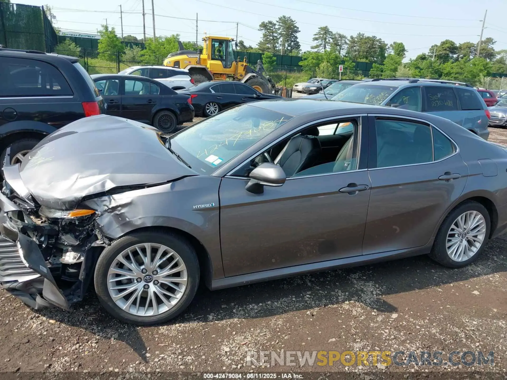14 Photograph of a damaged car 4T1F31AK6LU526262 TOYOTA CAMRY 2020