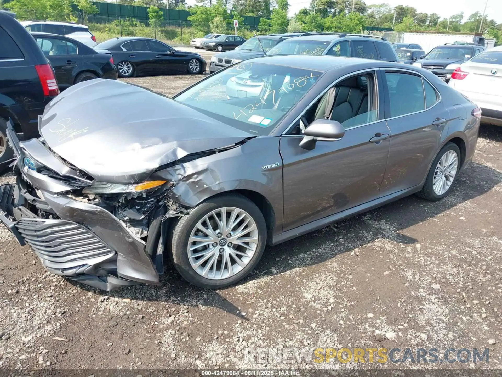 2 Photograph of a damaged car 4T1F31AK6LU526262 TOYOTA CAMRY 2020
