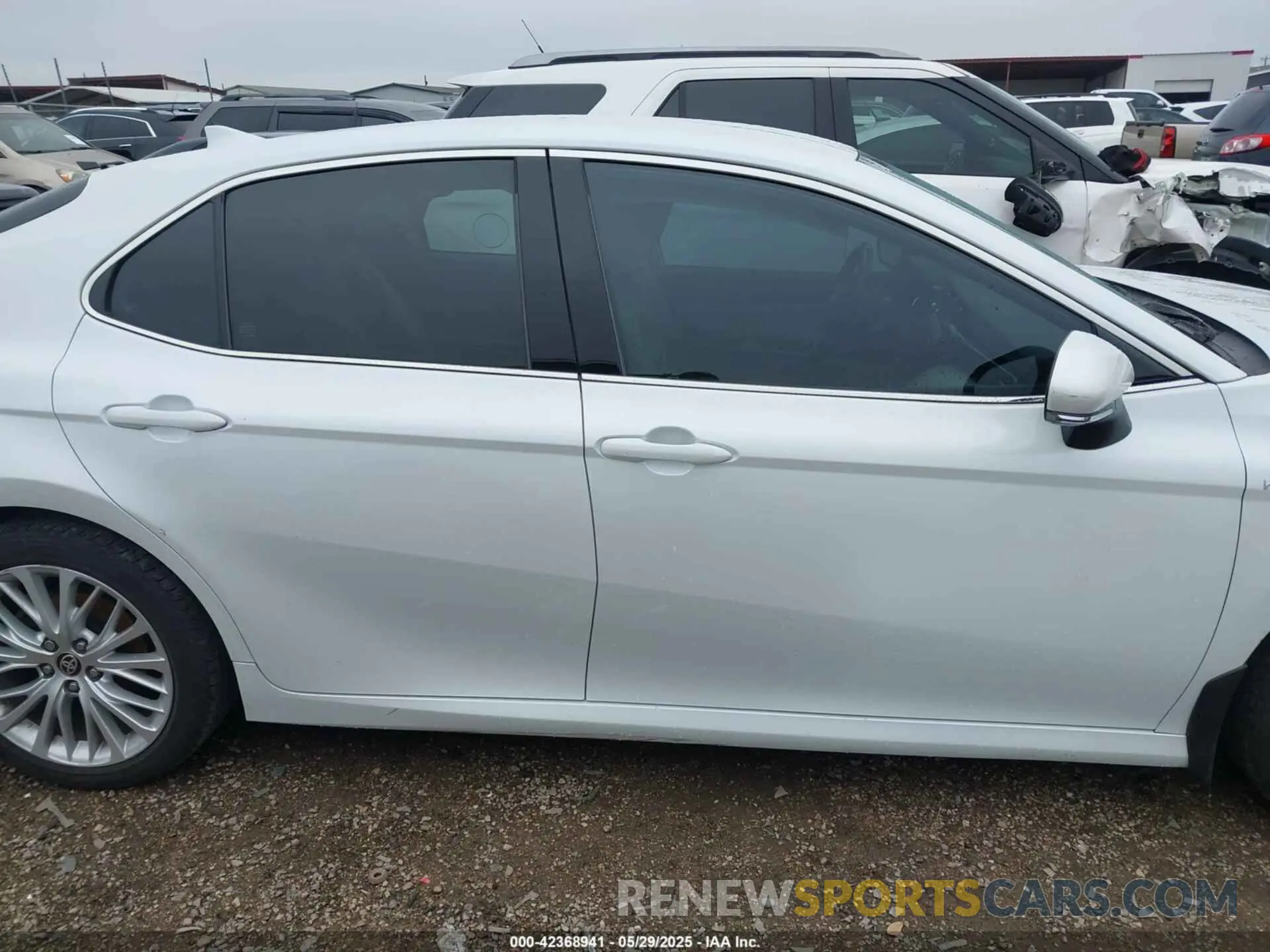 13 Photograph of a damaged car 4T1F31AK6LU540730 TOYOTA CAMRY 2020