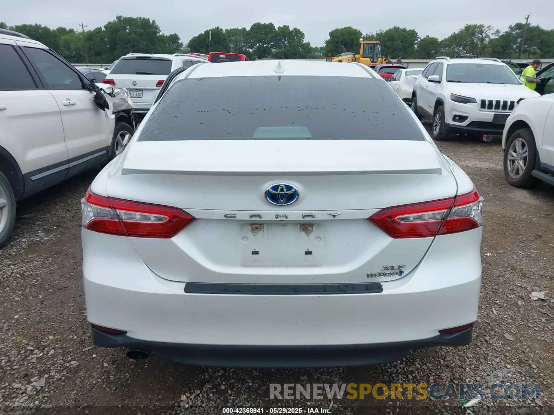 16 Photograph of a damaged car 4T1F31AK6LU540730 TOYOTA CAMRY 2020