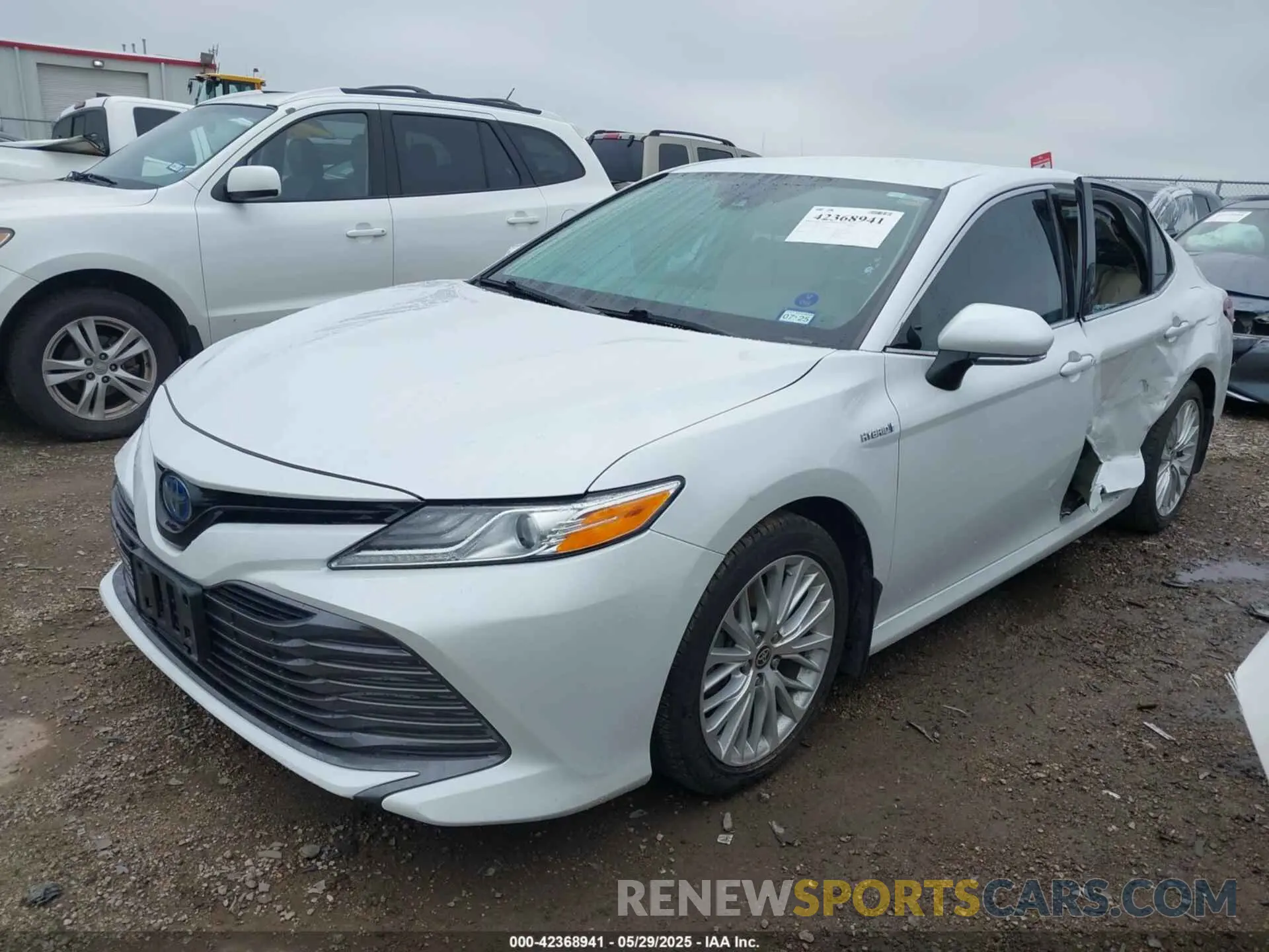 2 Photograph of a damaged car 4T1F31AK6LU540730 TOYOTA CAMRY 2020