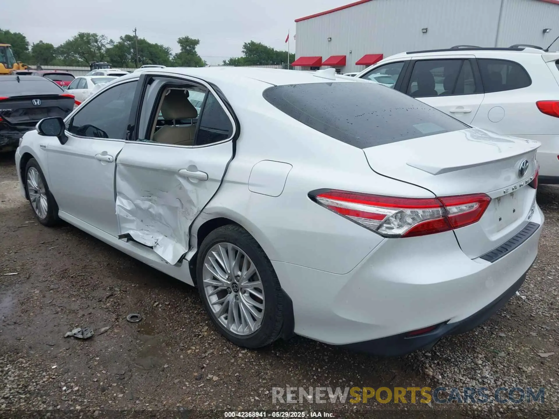 3 Photograph of a damaged car 4T1F31AK6LU540730 TOYOTA CAMRY 2020