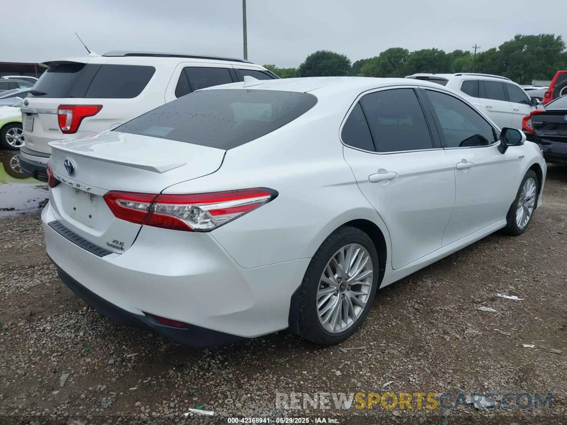 4 Photograph of a damaged car 4T1F31AK6LU540730 TOYOTA CAMRY 2020