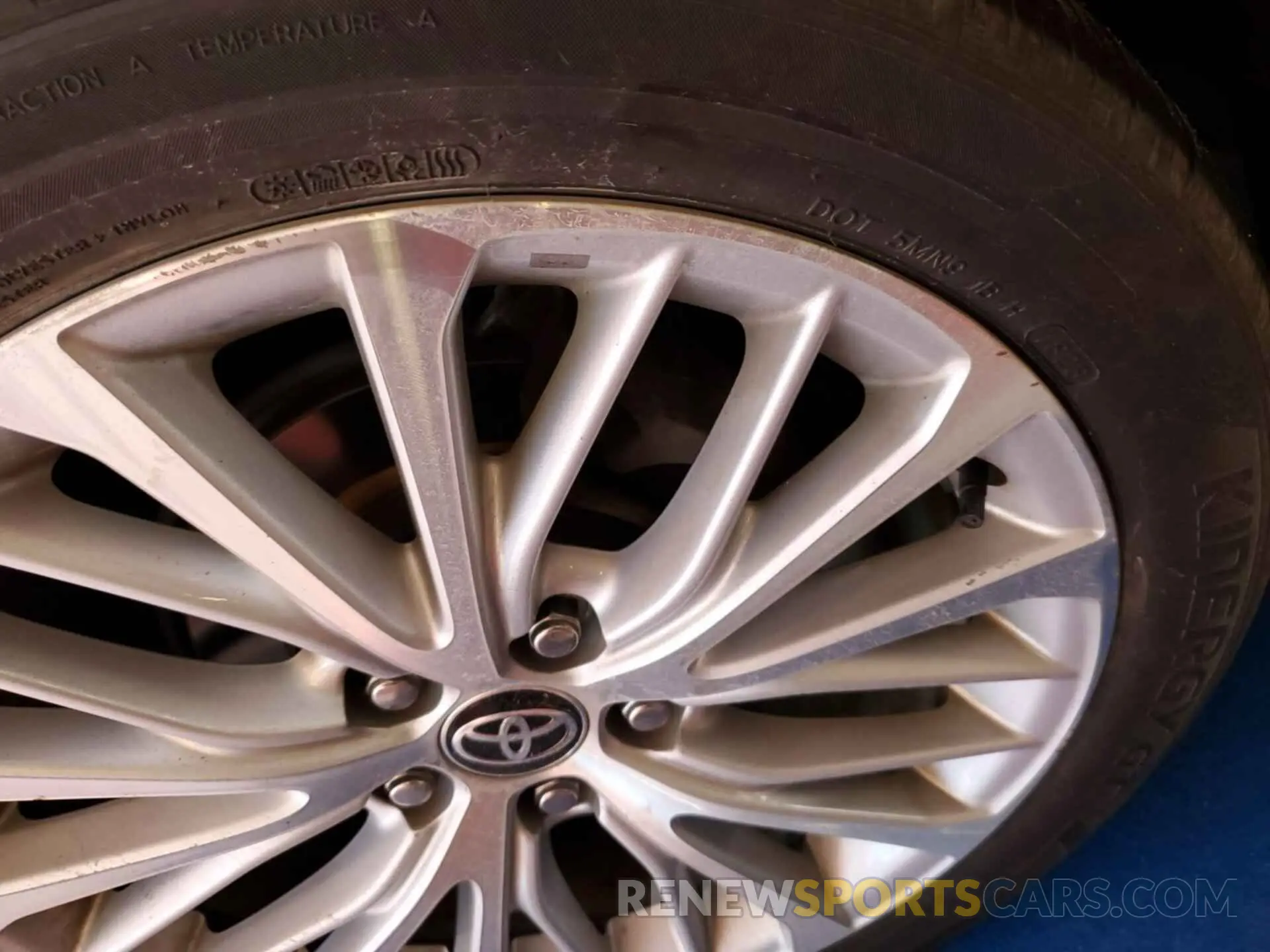13 Photograph of a damaged car 4T1F31AK7LU014980 TOYOTA CAMRY 2020