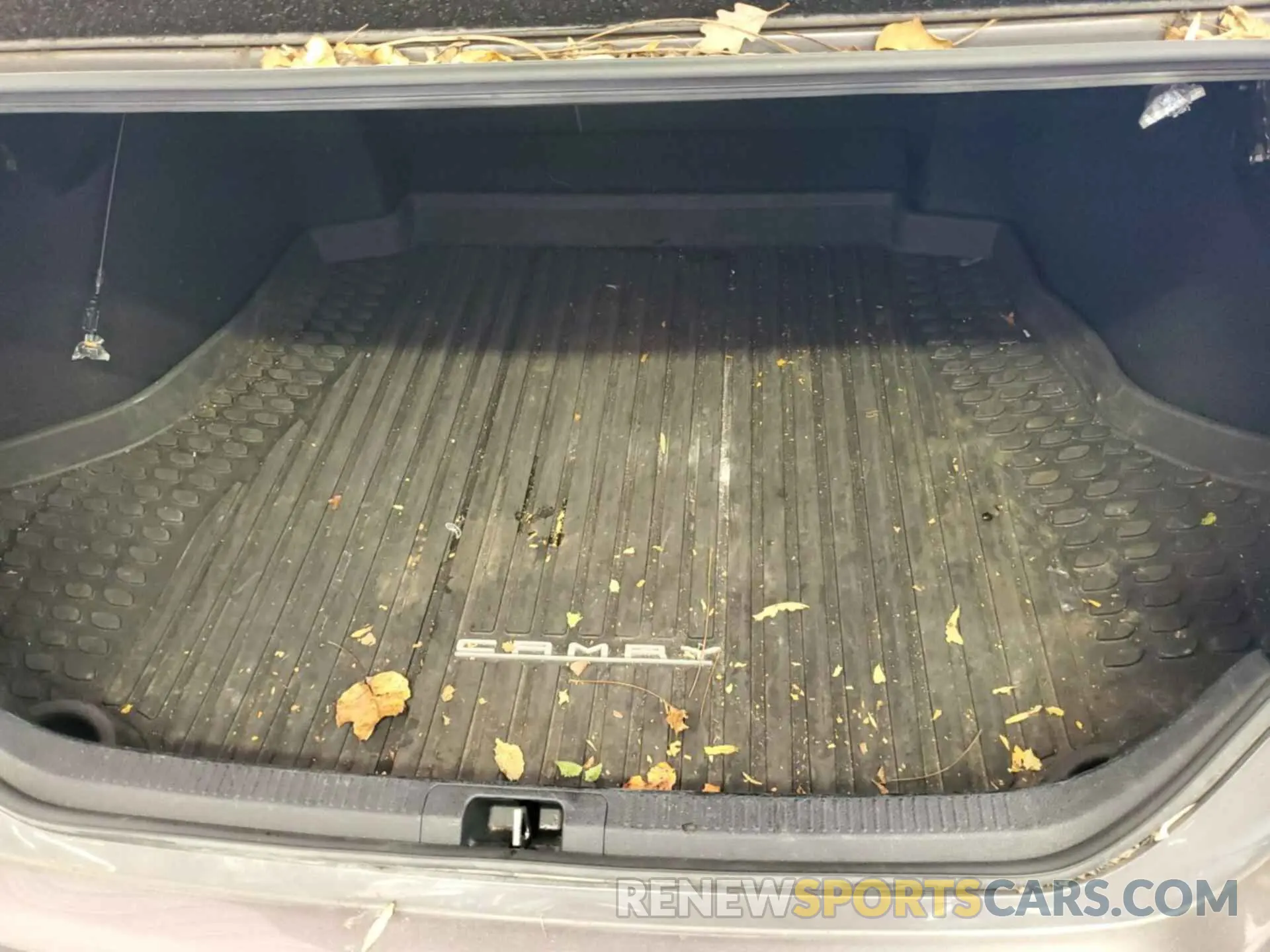 5 Photograph of a damaged car 4T1F31AK7LU014980 TOYOTA CAMRY 2020