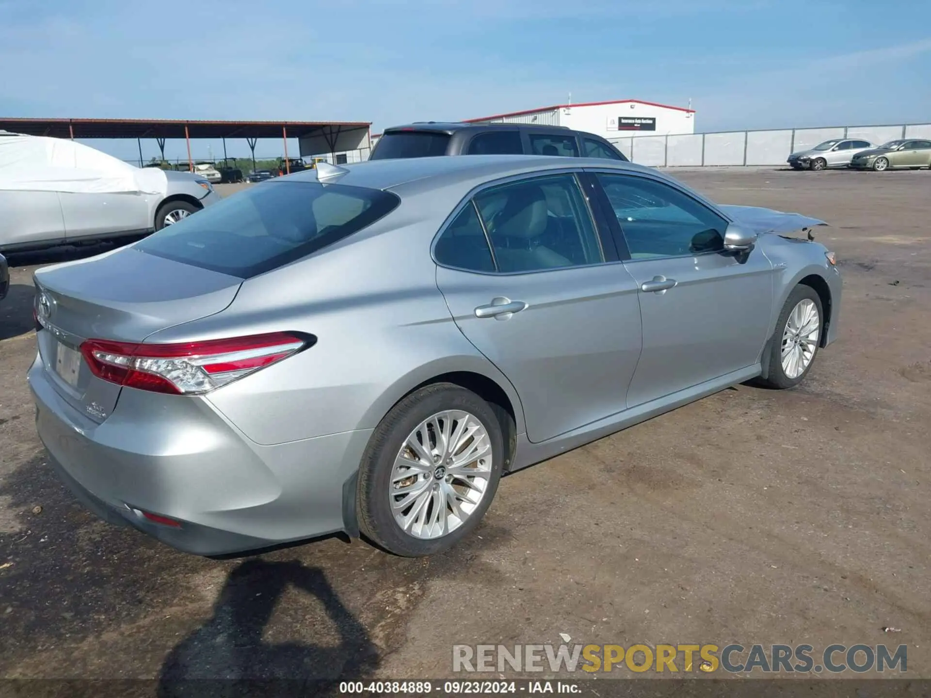 4 Photograph of a damaged car 4T1F31AK8LU009545 TOYOTA CAMRY 2020