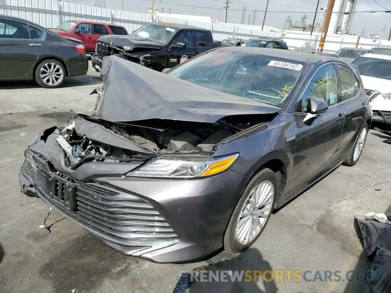 2 Photograph of a damaged car 4T1F31AK8LU012168 TOYOTA CAMRY 2020