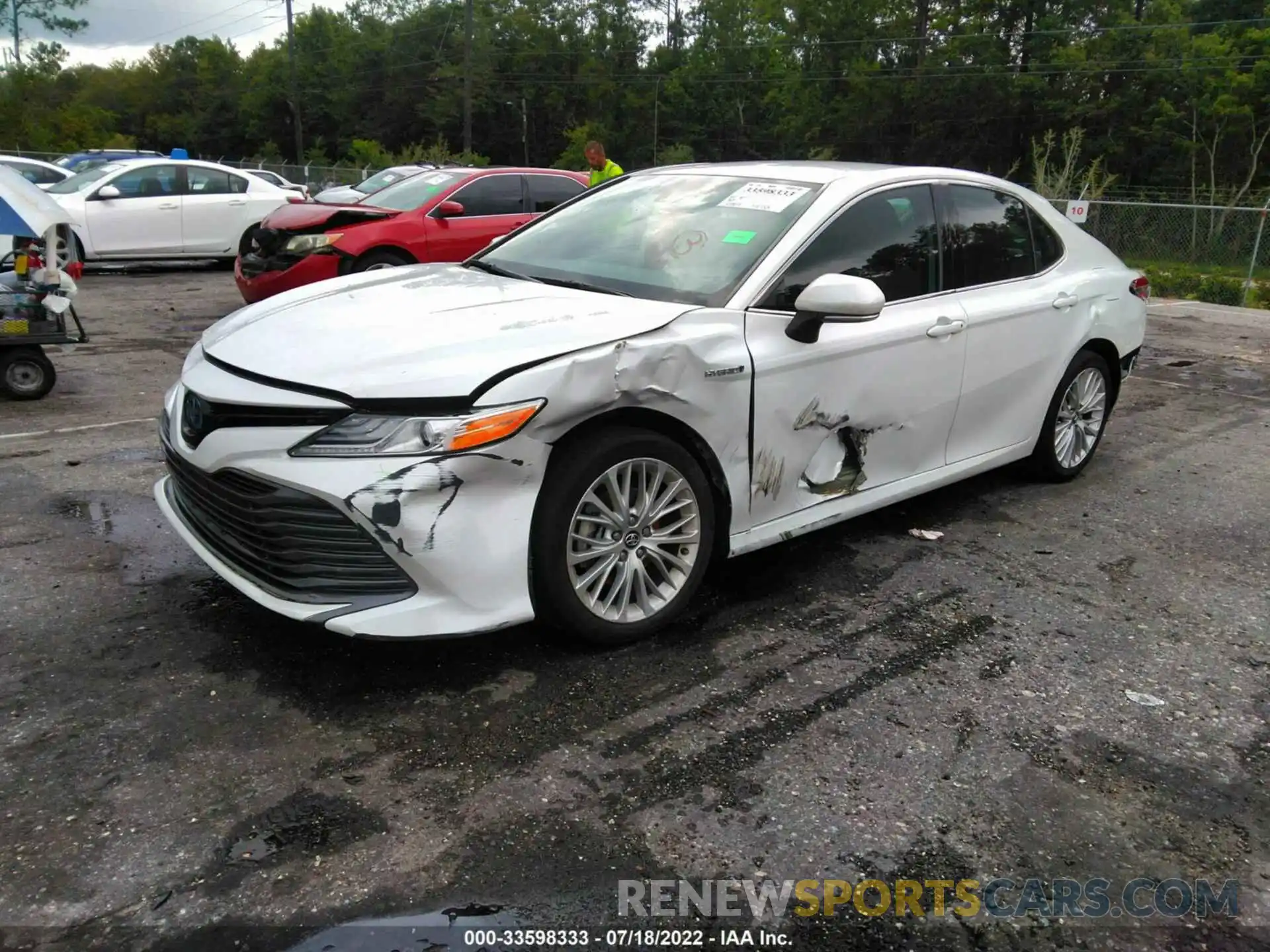 2 Photograph of a damaged car 4T1F31AK8LU520687 TOYOTA CAMRY 2020