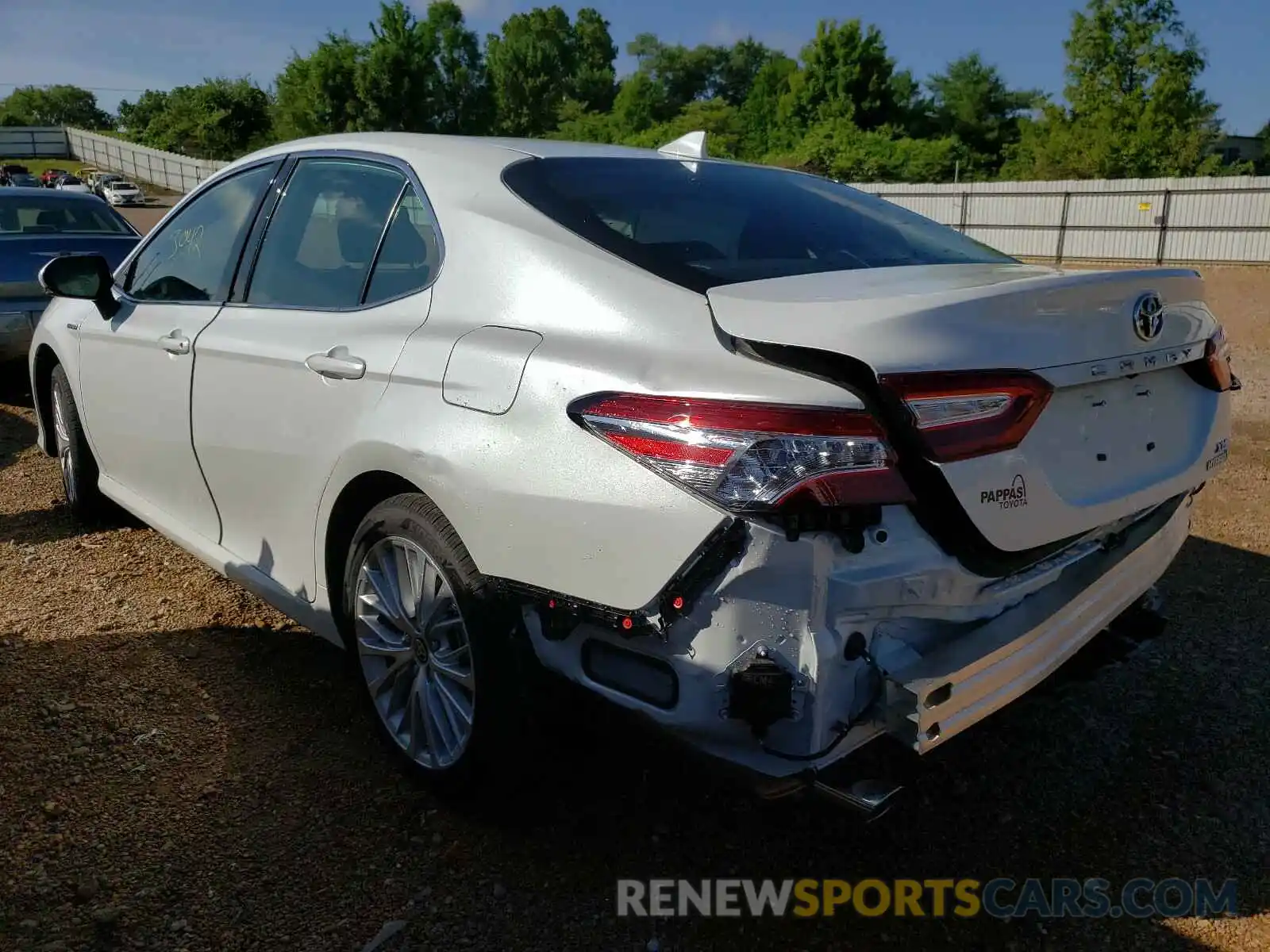 3 Photograph of a damaged car 4T1F31AK8LU532399 TOYOTA CAMRY 2020