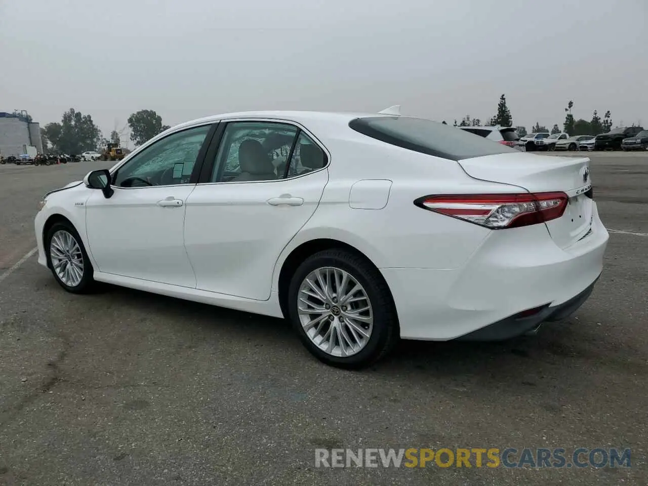 2 Photograph of a damaged car 4T1F31AK8LU533293 TOYOTA CAMRY 2020