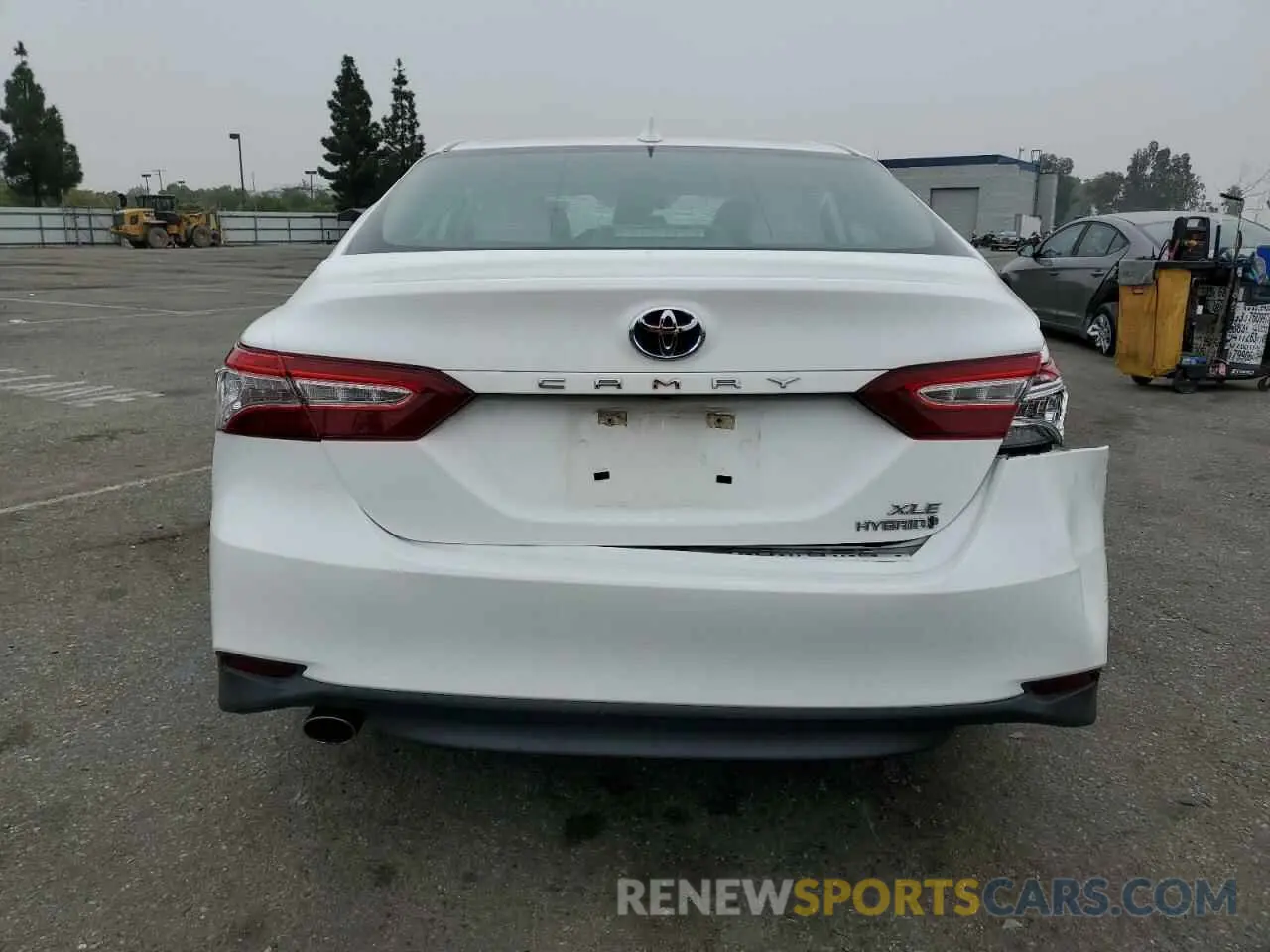 6 Photograph of a damaged car 4T1F31AK8LU533293 TOYOTA CAMRY 2020