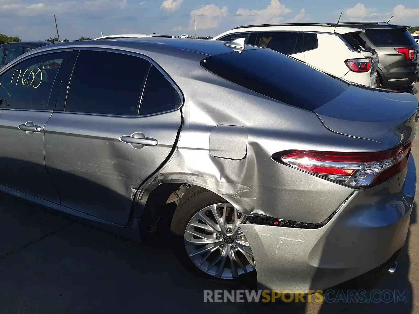 9 Photograph of a damaged car 4T1F31AK8LU537571 TOYOTA CAMRY 2020