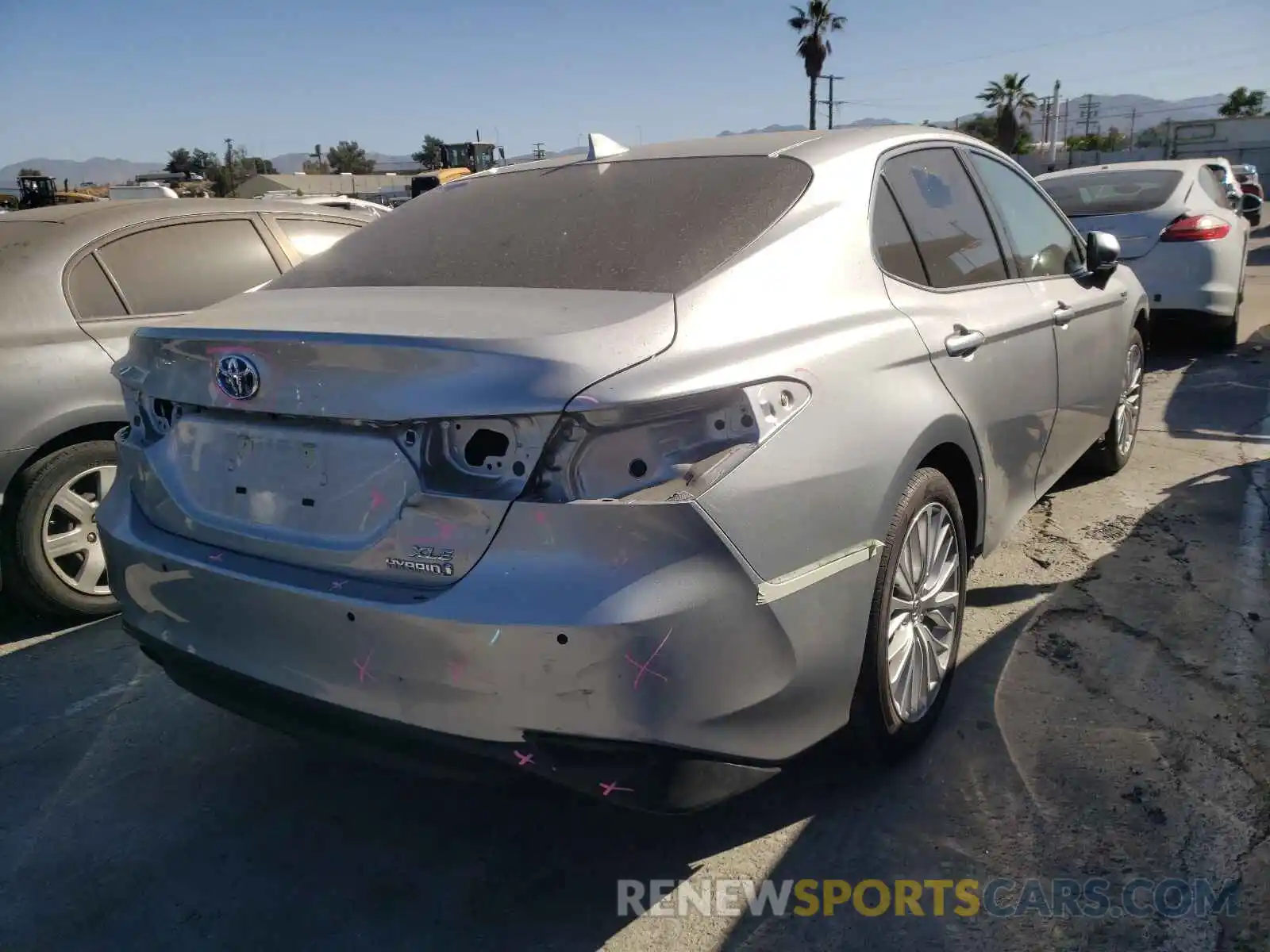 4 Photograph of a damaged car 4T1F31AK9LU012115 TOYOTA CAMRY 2020