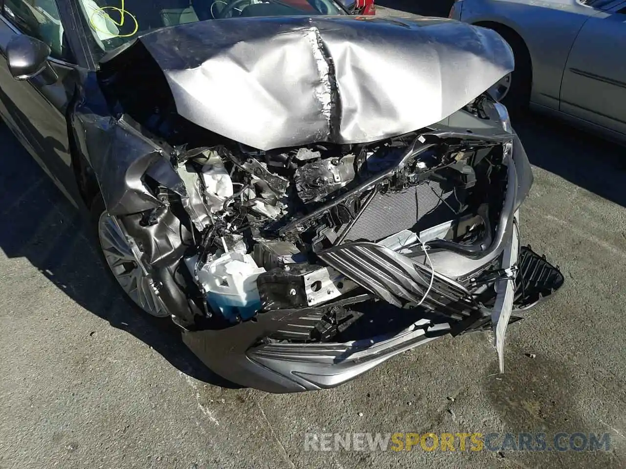 9 Photograph of a damaged car 4T1F31AK9LU018710 TOYOTA CAMRY 2020